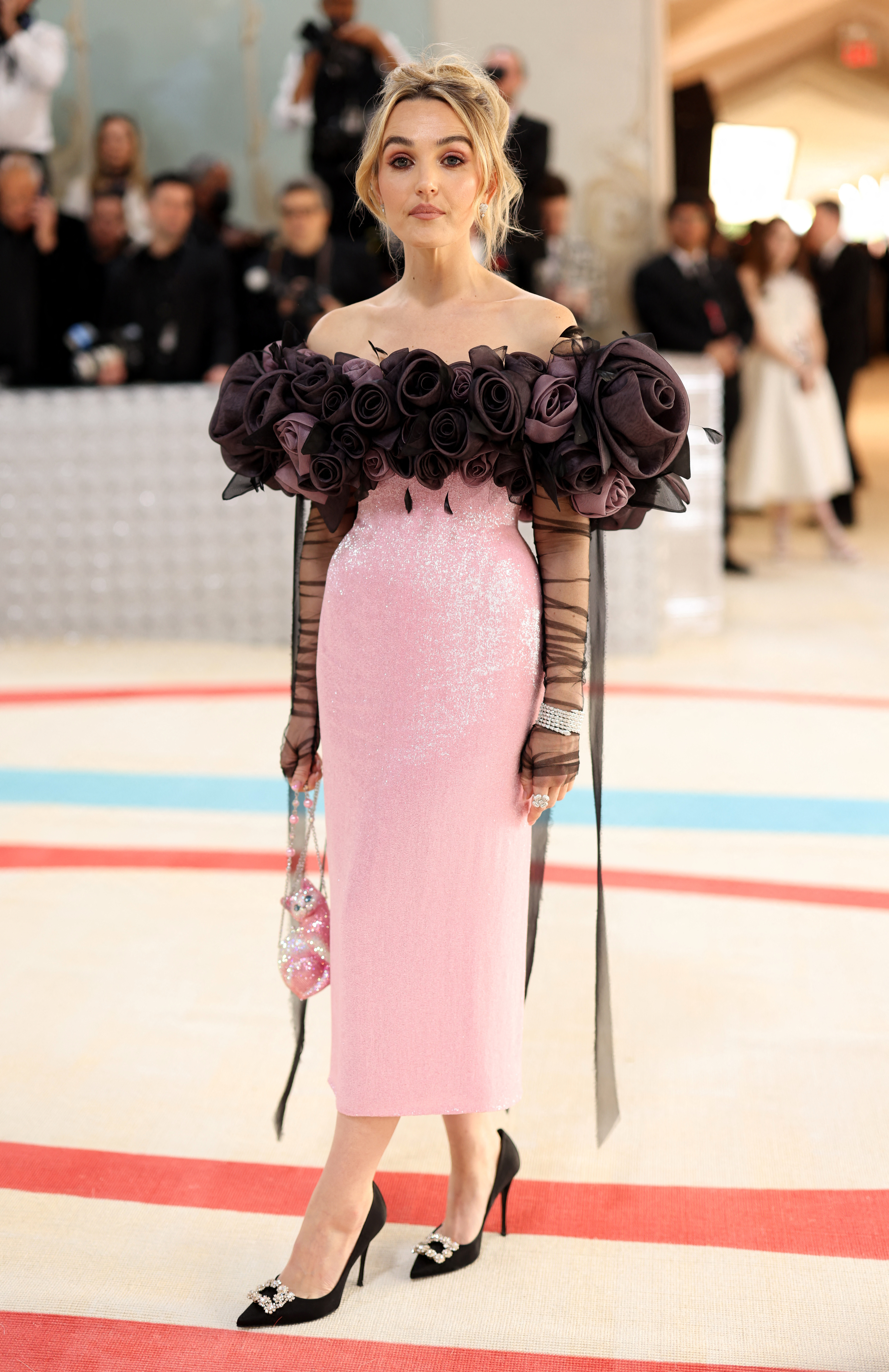 La actriz estadounidense Chloe Fineman a sus 34 años es un faro de tendencias en la alfombra blanca de la MET gala /REUTERS/Andrew Kelly