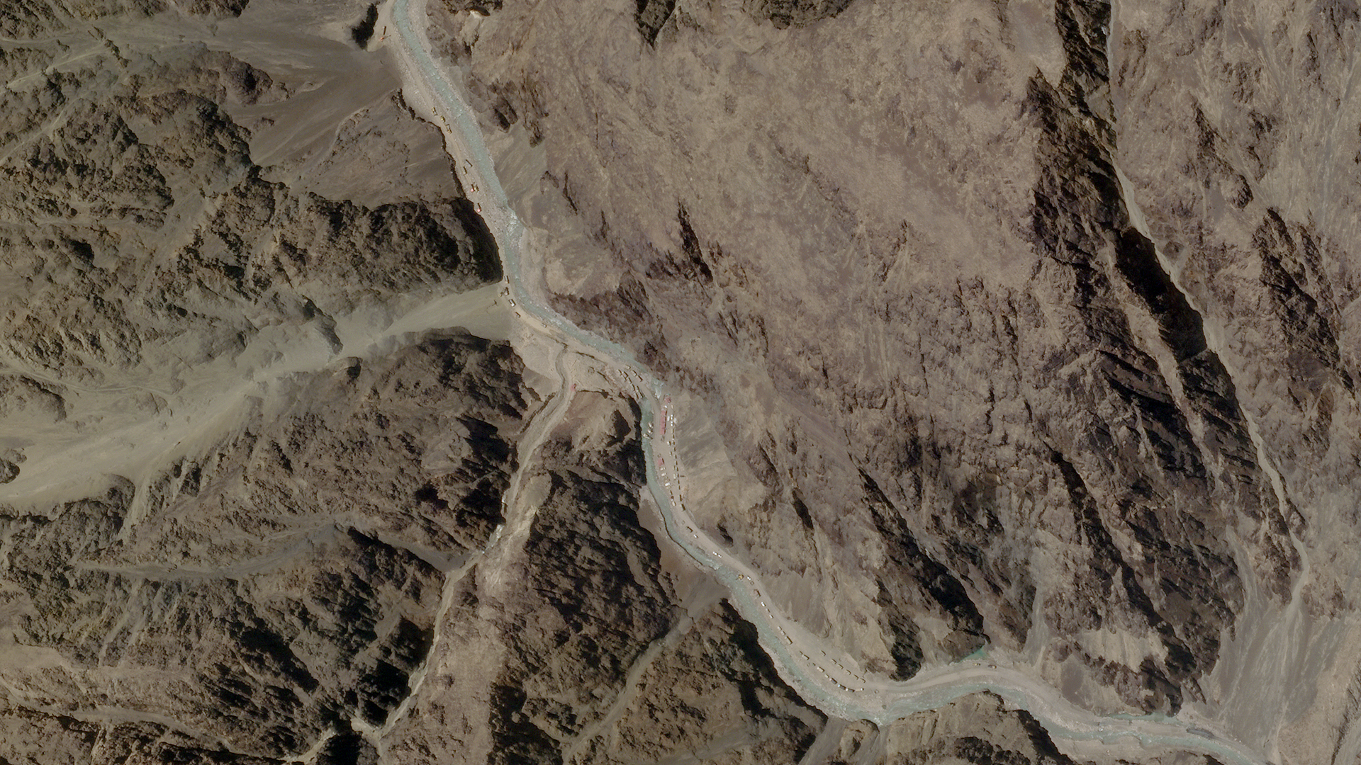 Imagen satelital del valle de Galwan, donde se enfrentaron los soldados (Planet Labs via AFP)