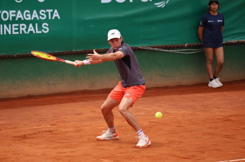 Lautaro Mid&oacute;n sigue de racha: avanz&oacute; a las semifinales del Challenger de Antofagasta y se asegur&oacute; el mejor ranking de su carrera