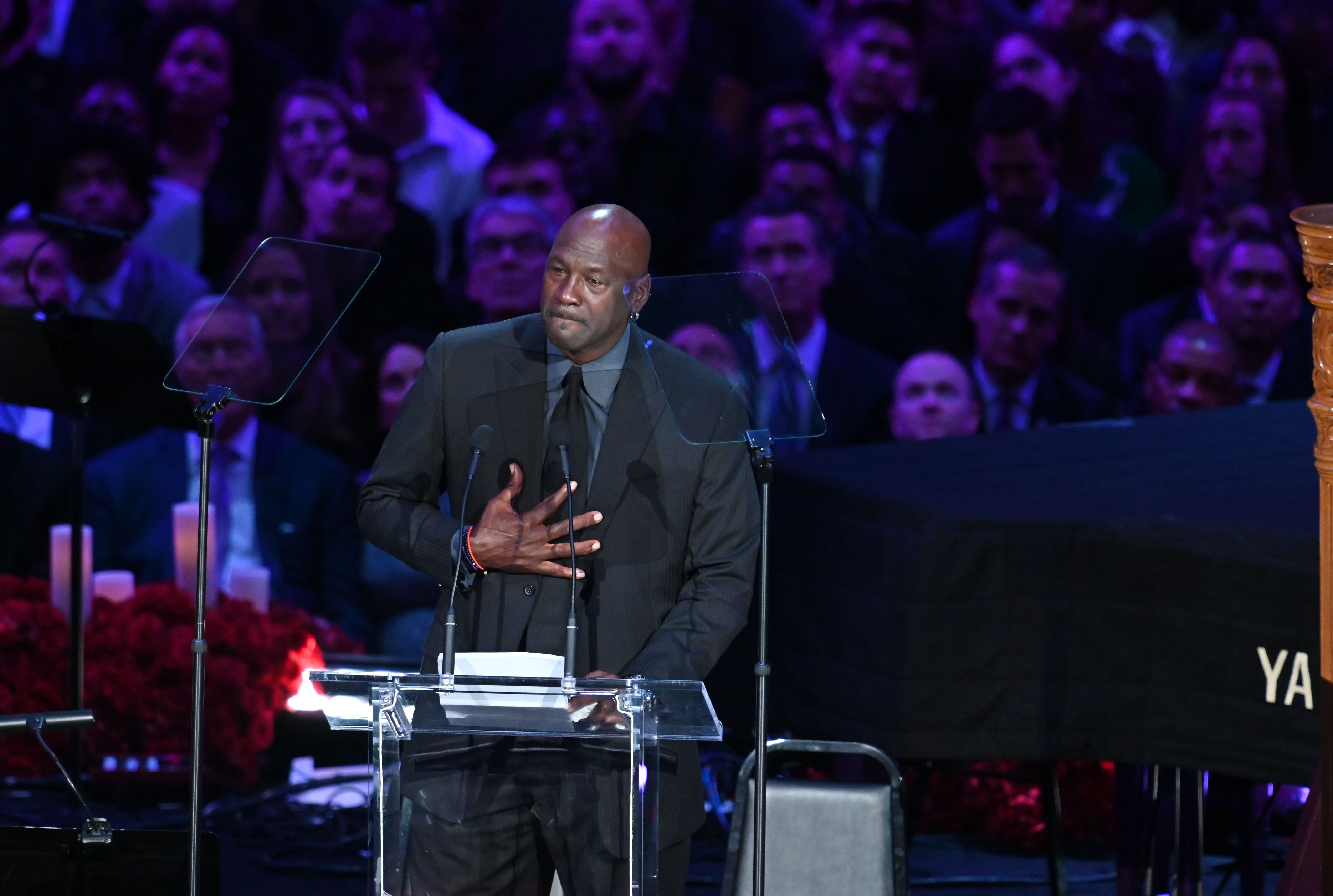 Michael Jordan se emocionó durante la ceremonia a Kobe Bryant en Staples Center (Foto: USA TODAY Sports)