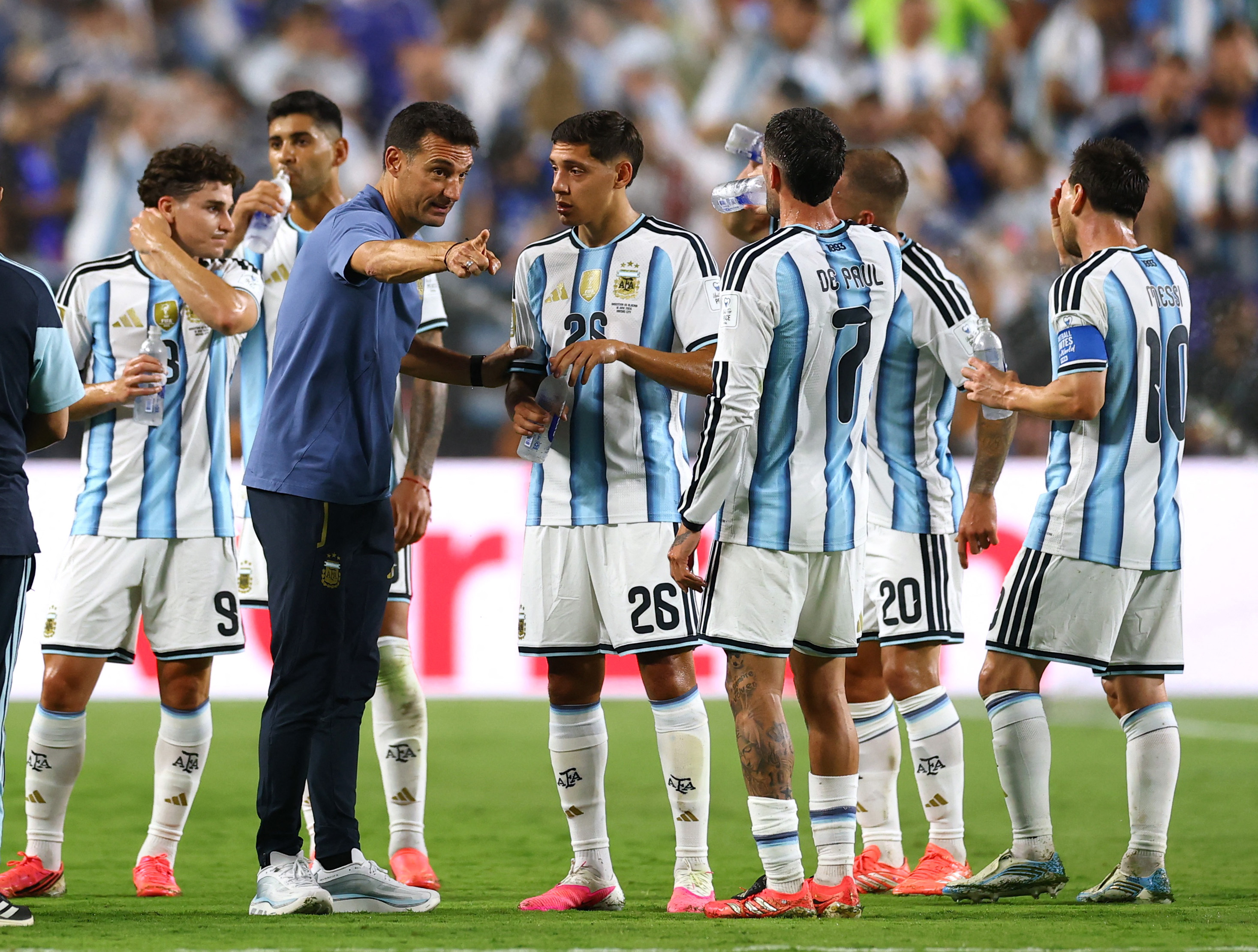 Las tres dudas que tiene Scaloni para armar el once titular de Argentina para el partido contra Austria por el Mundial 2026