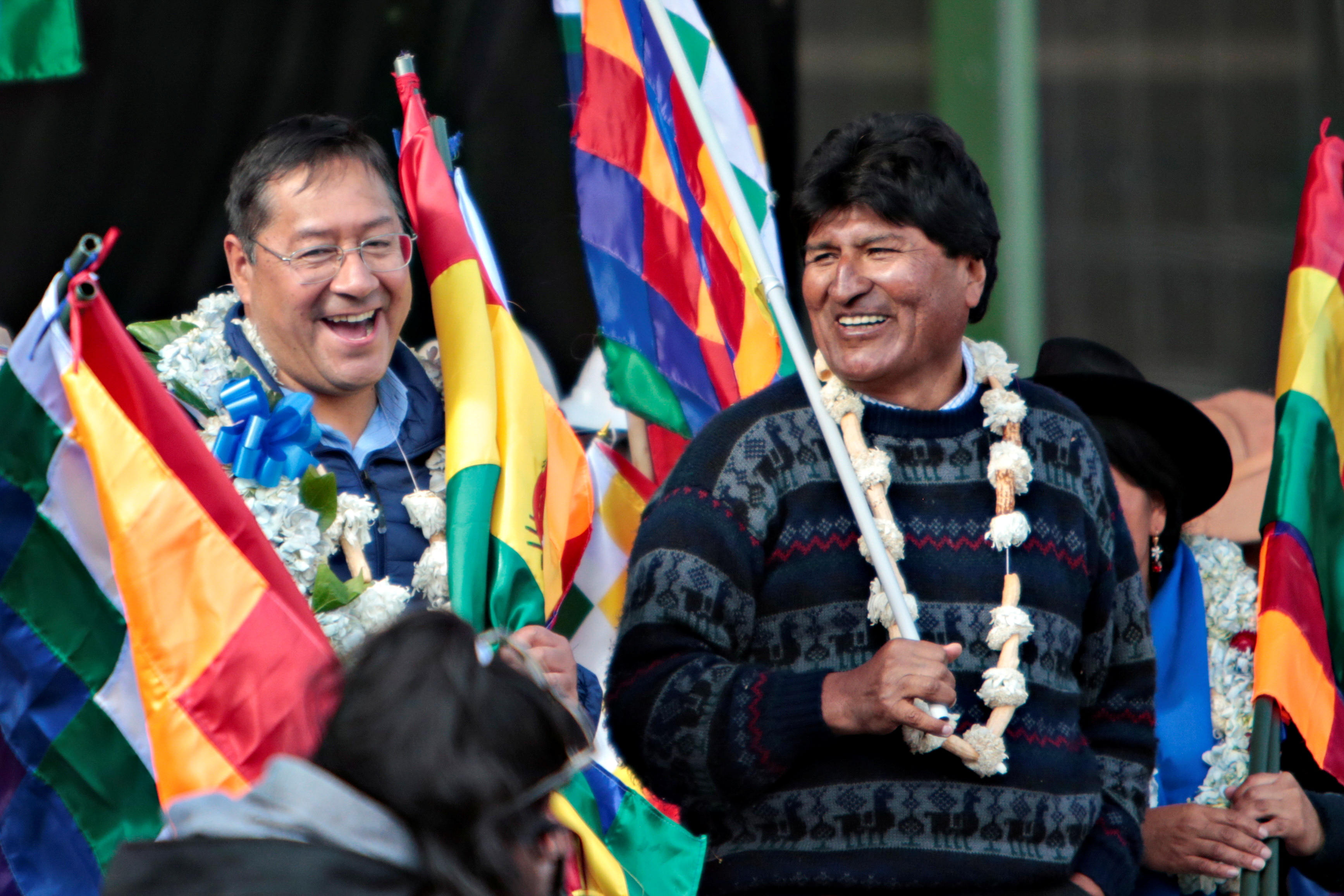 El presidente Luis Arce junto al ex mandatario Evo Morales (REUTERS/Manuel Claure/Archivo)