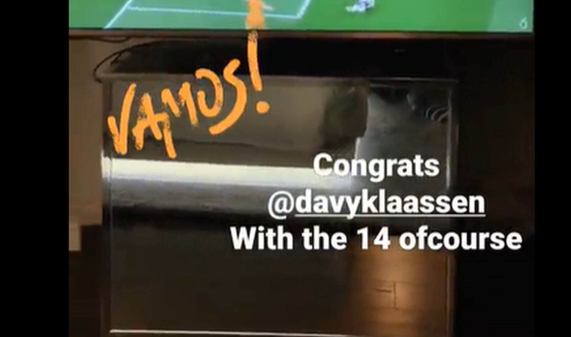 Claudio Pïzarro felicita a excompañero de Werder Bremen