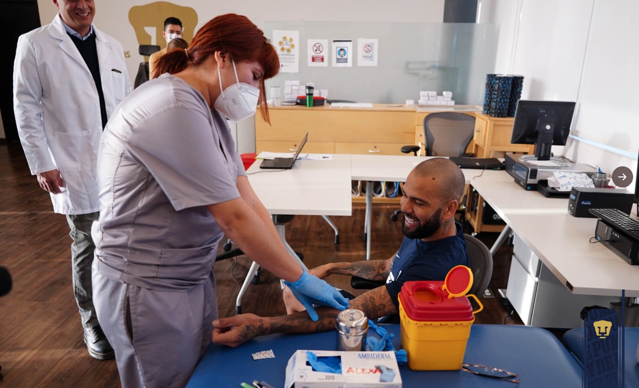 Dani Alves realizó pruebas médicas con Pumas (Foto: Twitter/@pumasmx)