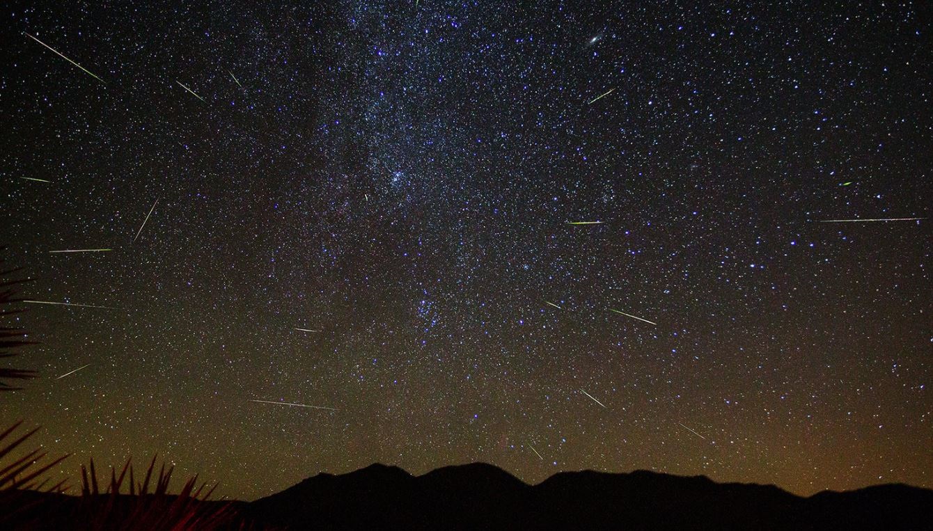 Las lluvias de meteoritos ocurren cuando la órbita de la Tierra pasa cerca de los escombros que dejan los cometas (Europa Press)
