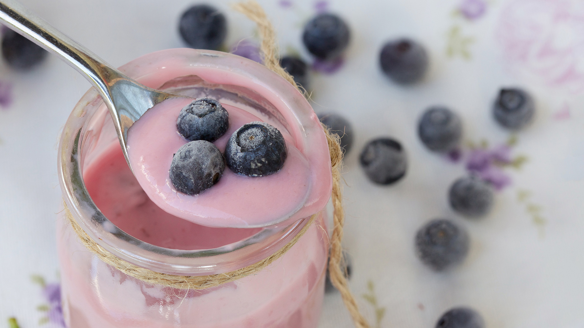 Los probióticos se encuentran en alimentos como el yogur y el chucrut (Getty)