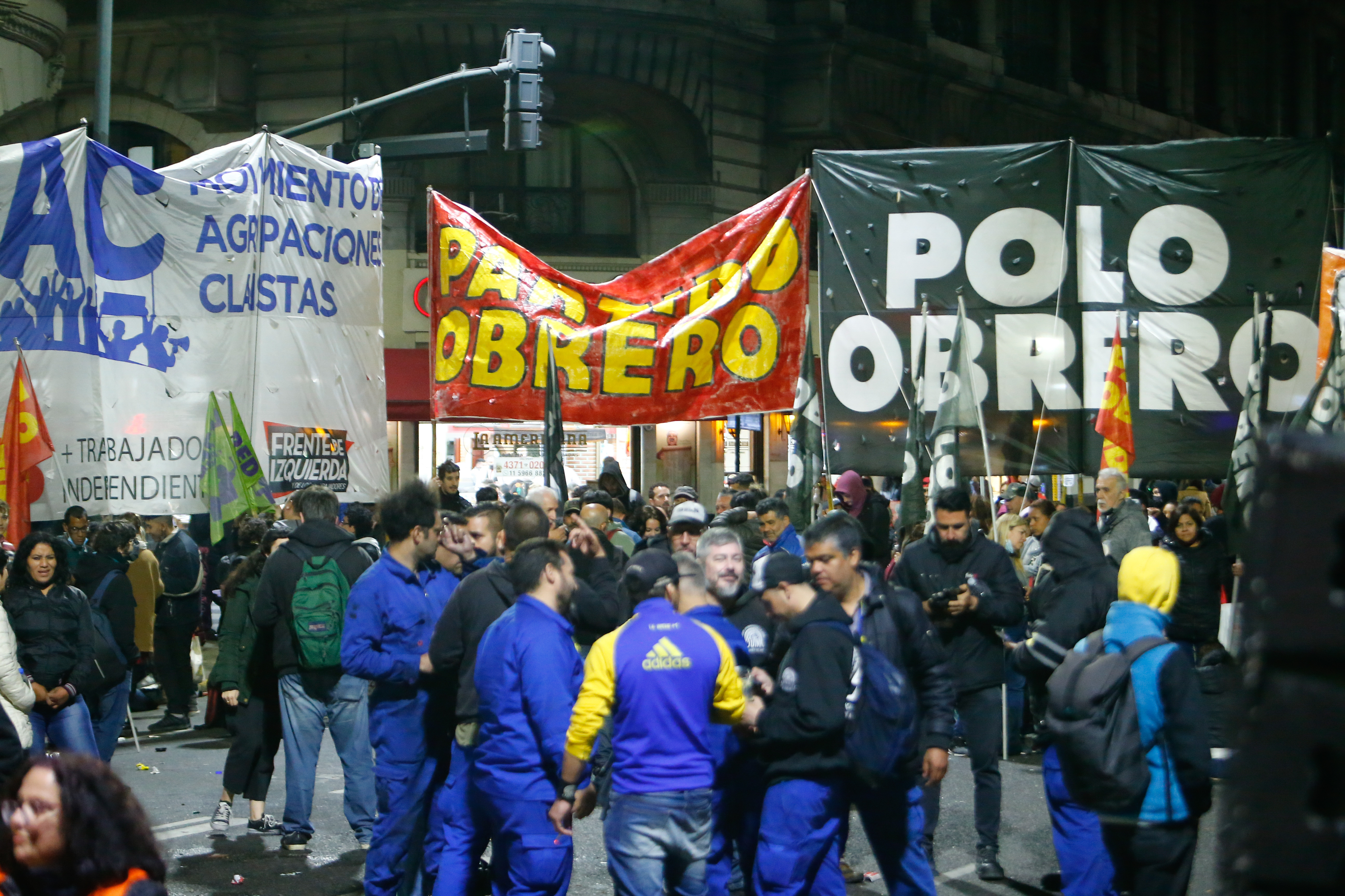 La protesta de Sutna y otras fuerzas gremiales y políticas (Luciano Gonzalez)
