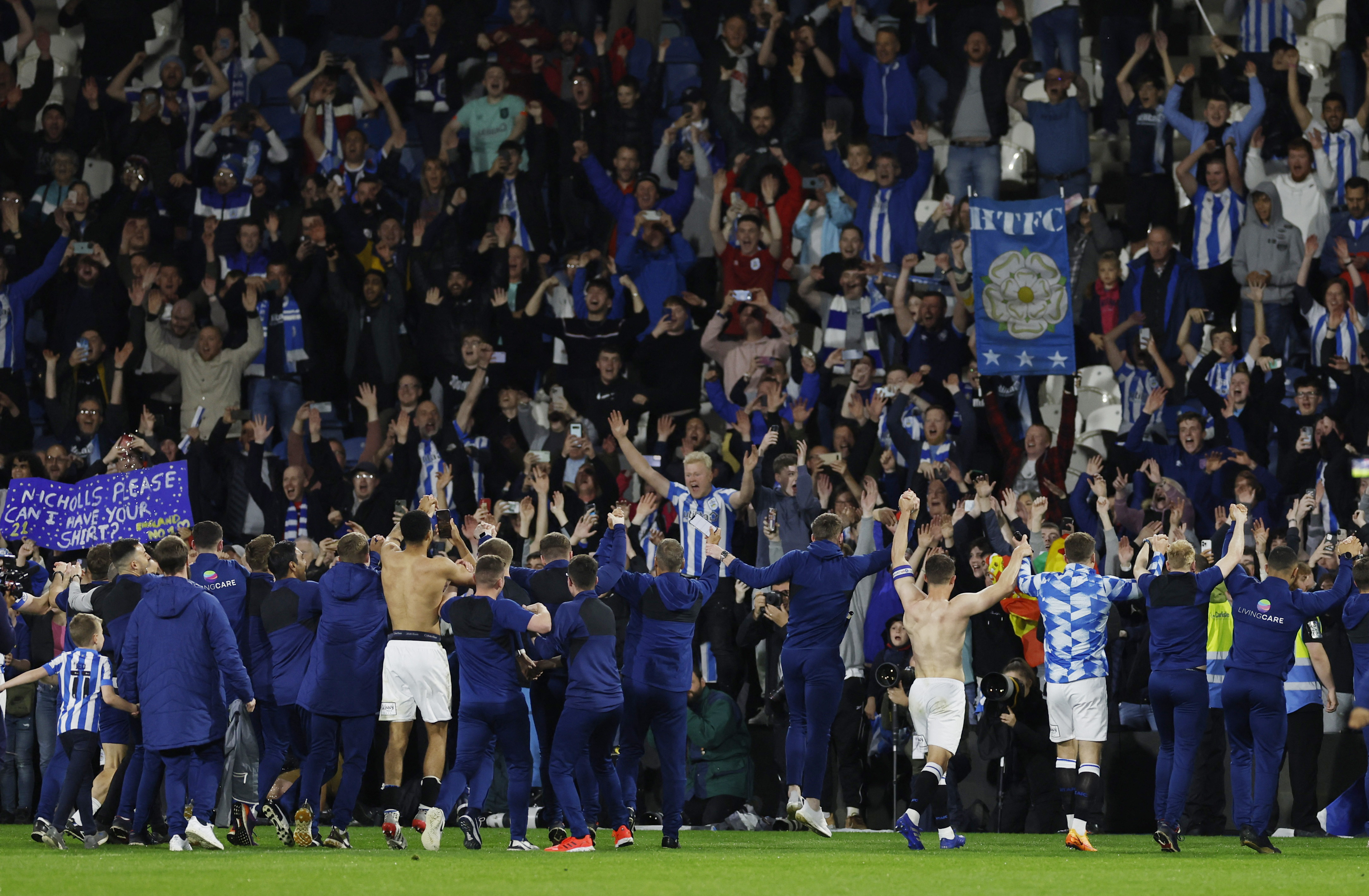 Huddersfield Town le ganó a Luton Town y llegó a la final del Championship Play-Off (Reuters/Jason Cairnduff)