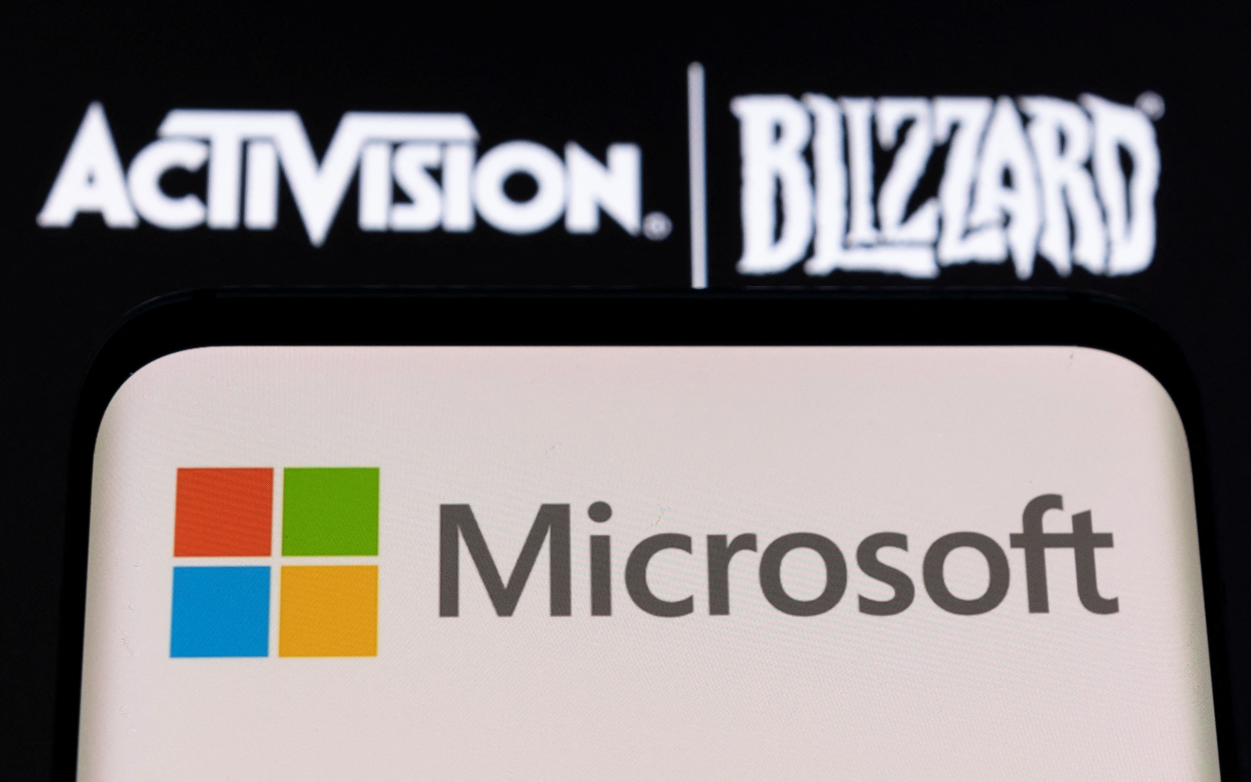 Microsoft se quedó con Activision Blizzard (REUTERS/Dado Ruvic/Illustration)
