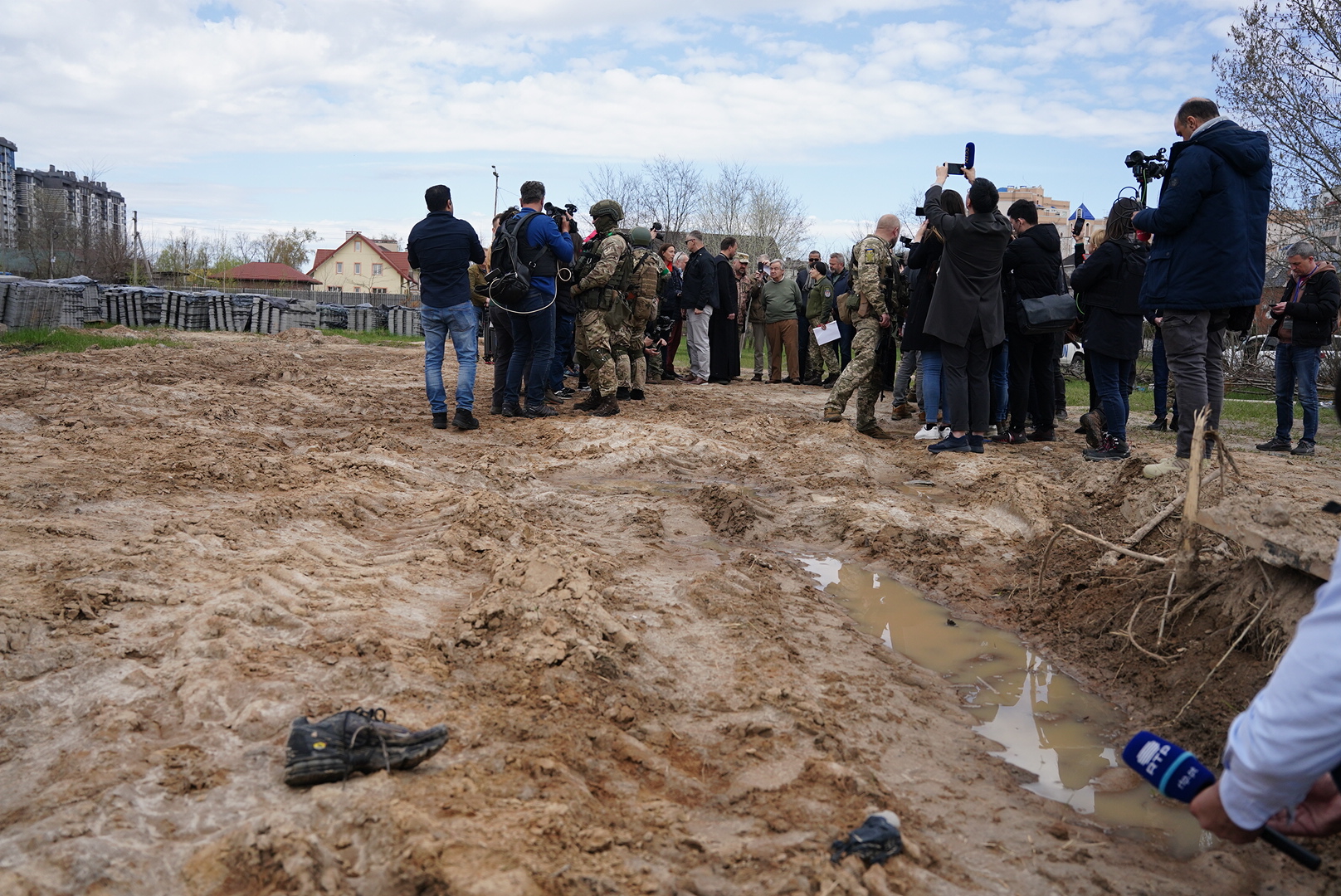 Antonio Guterres visited mass graves in Pucha