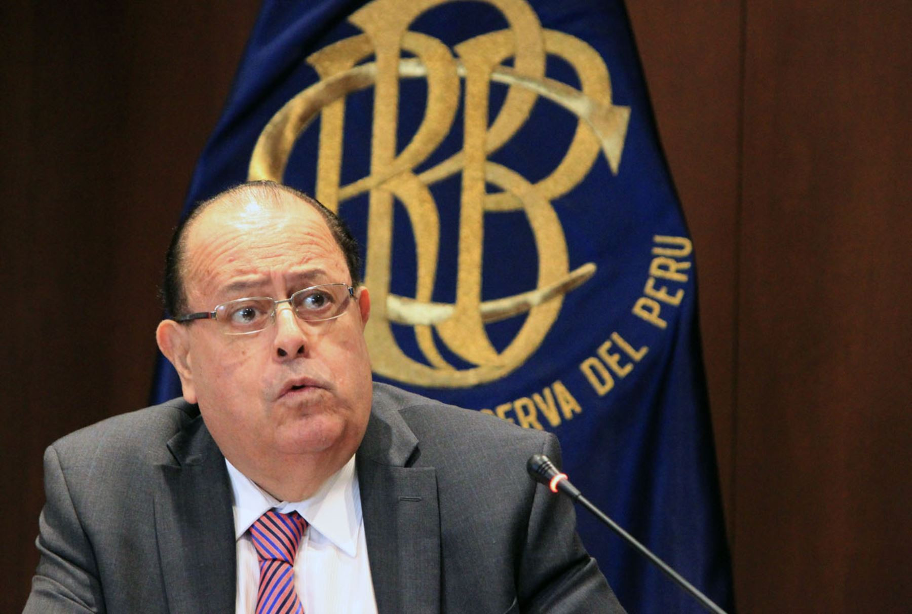 Julio Velarde, presidente del BCRP, advirtió sobre los impactos de posible nuevos retiros de fondos de la AFP