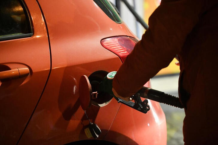 Expertos recomiendan que el precio de la gasolina siga subiendo: cuál es la razón