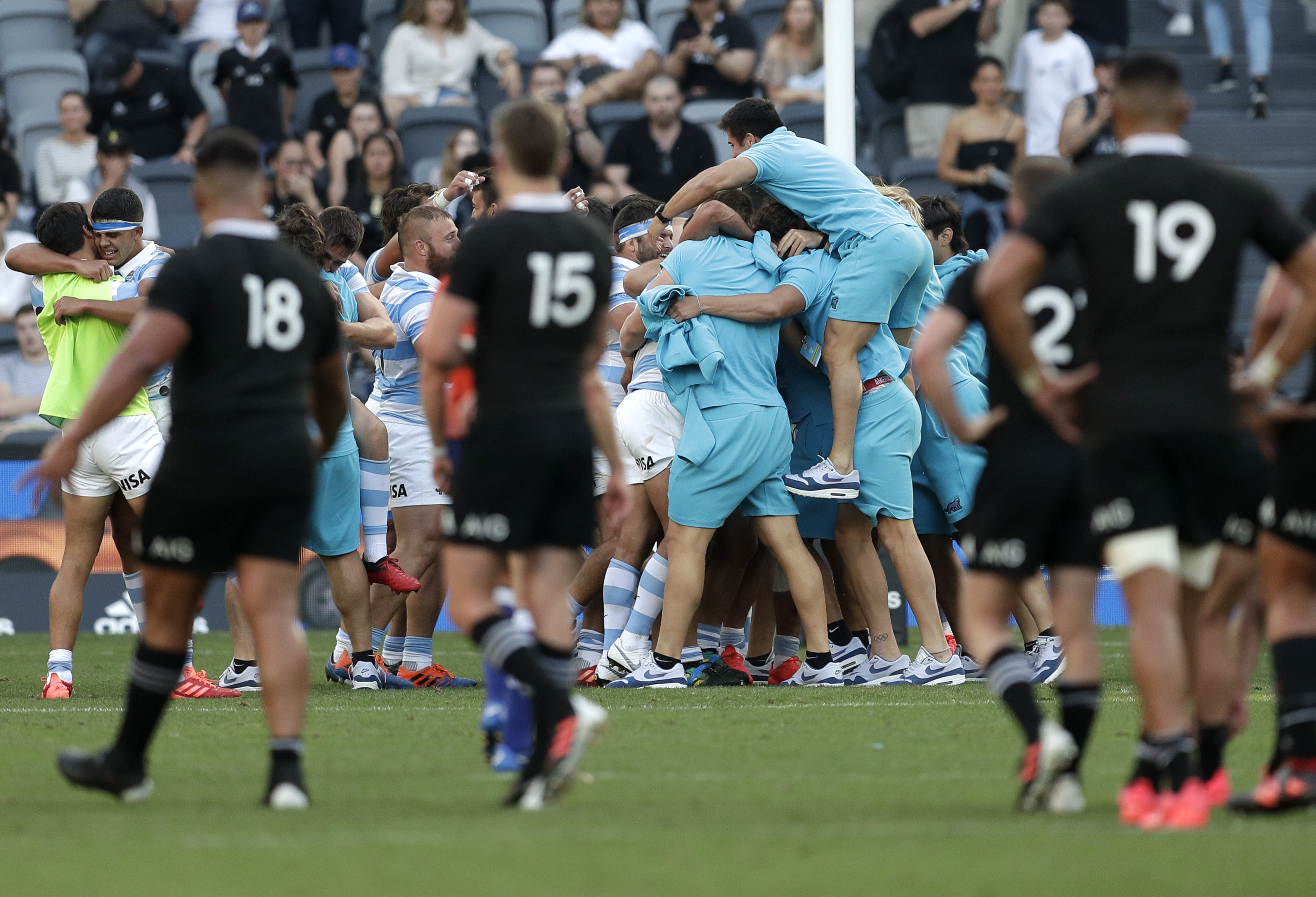 Los Pumas vencieron por primera vez en la historia a los All Blacks (AP Photo/Rick Rycroft)