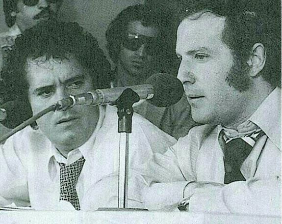 Raúl Orvañanos con José Ramón Fernández en sus inicios dentro de los medios de comunicación (Foto: Archivo WEB Facebook)