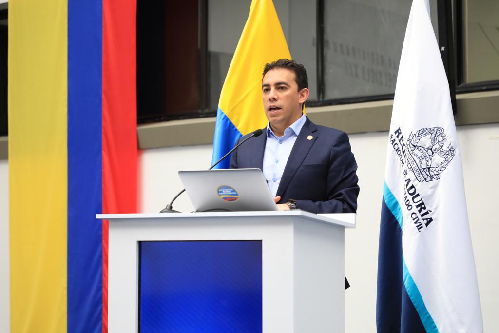 In the image, the national registrar of Colombia, Alexander Vega.  Photo: National Registry