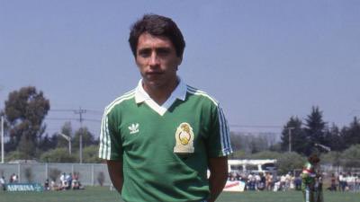 Manuel Negrete, autor del icónico gol de tijera en el Mundial México 86 (Foto: Twitter@webcamsdemexico)