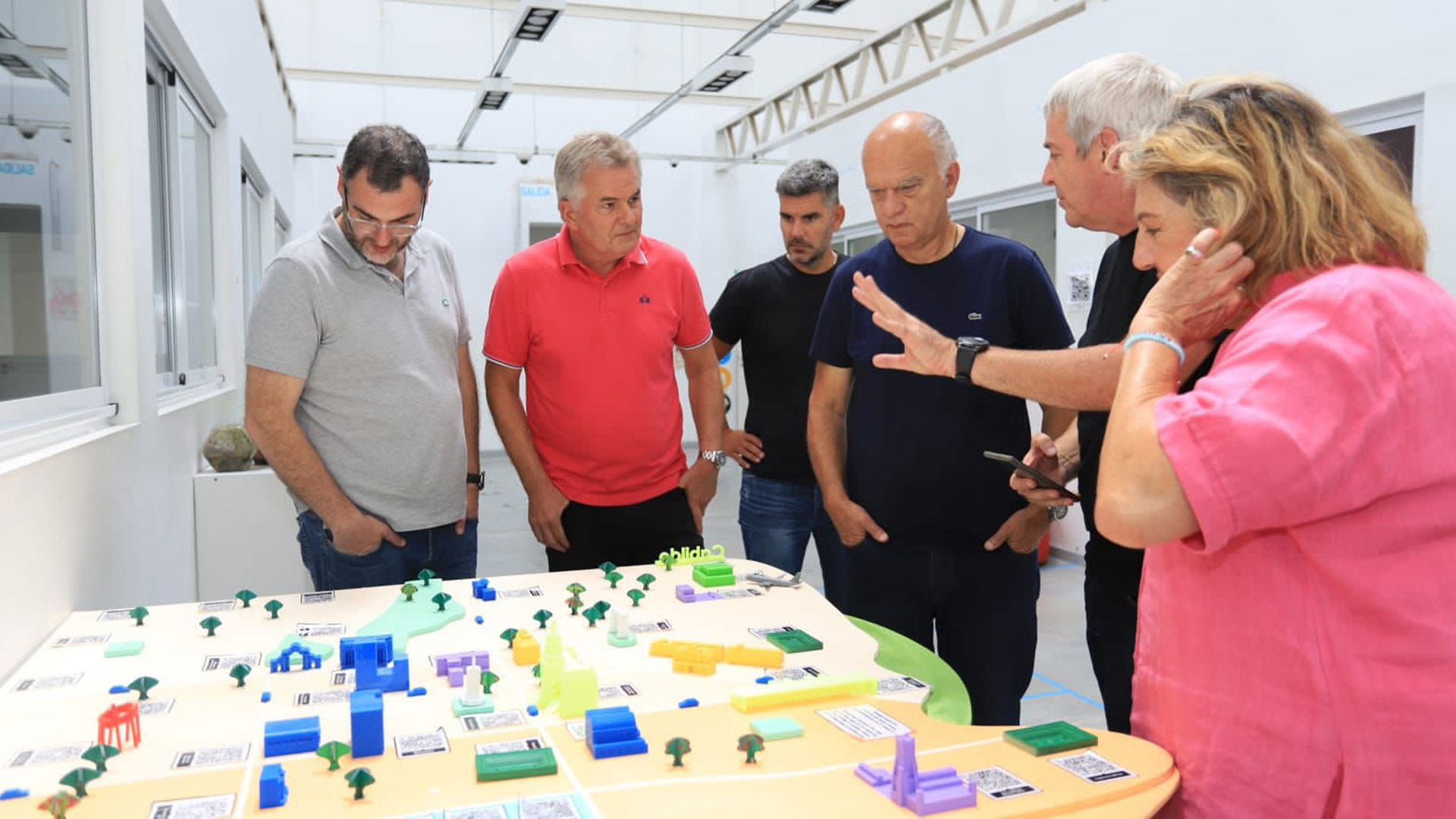 En Bahía Blanca Néstor Grindetti visitó el centro tecnológico de la ciudad, un centro de capacitación y desarrollo