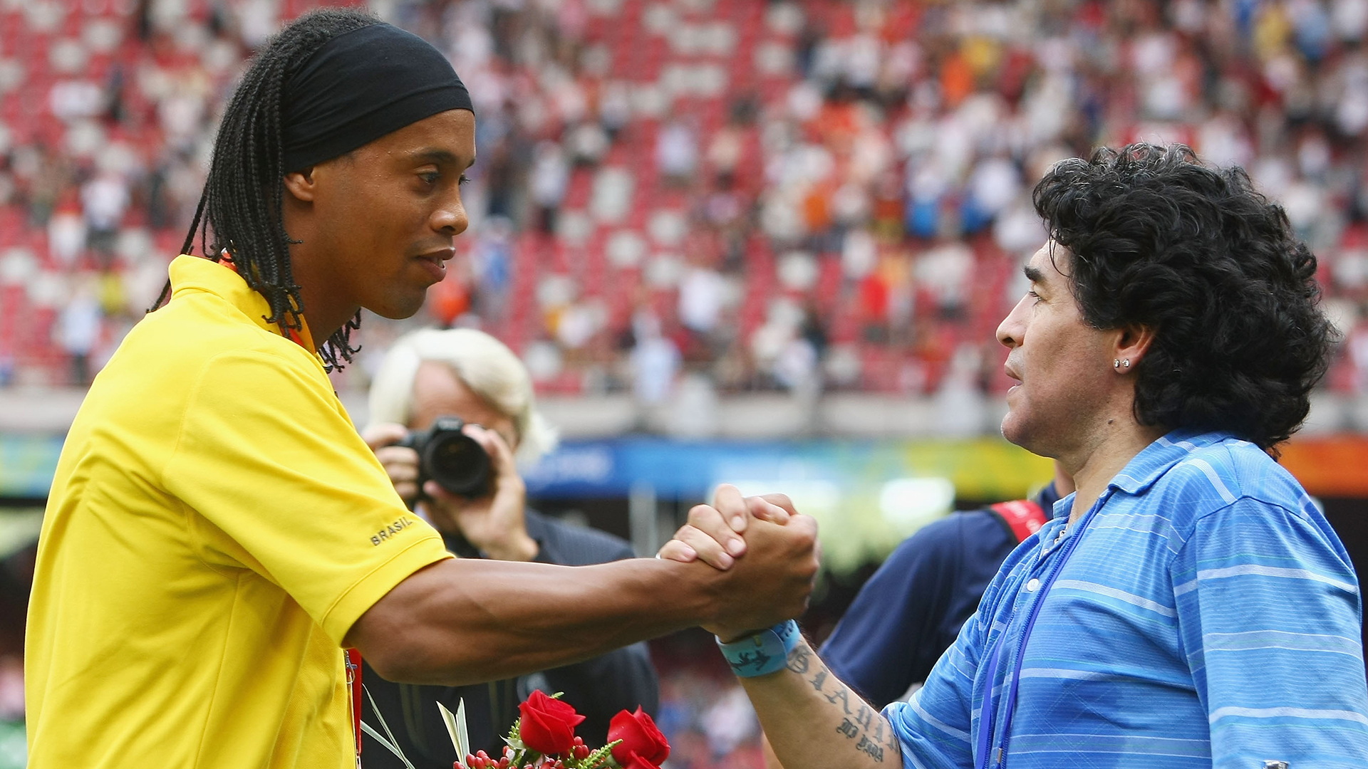 Maradona, Pelé y Ronaldinho alegrarán a los mineros atrapados en Chile