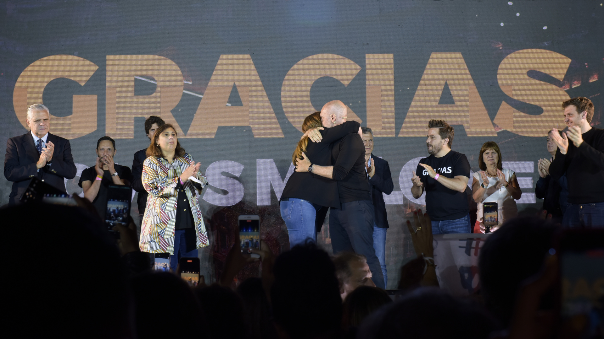 El abrazo de María Eugenia Vidal y Horacio Rodríguez Larreta (Foto Gustavo Luis Gavotti)