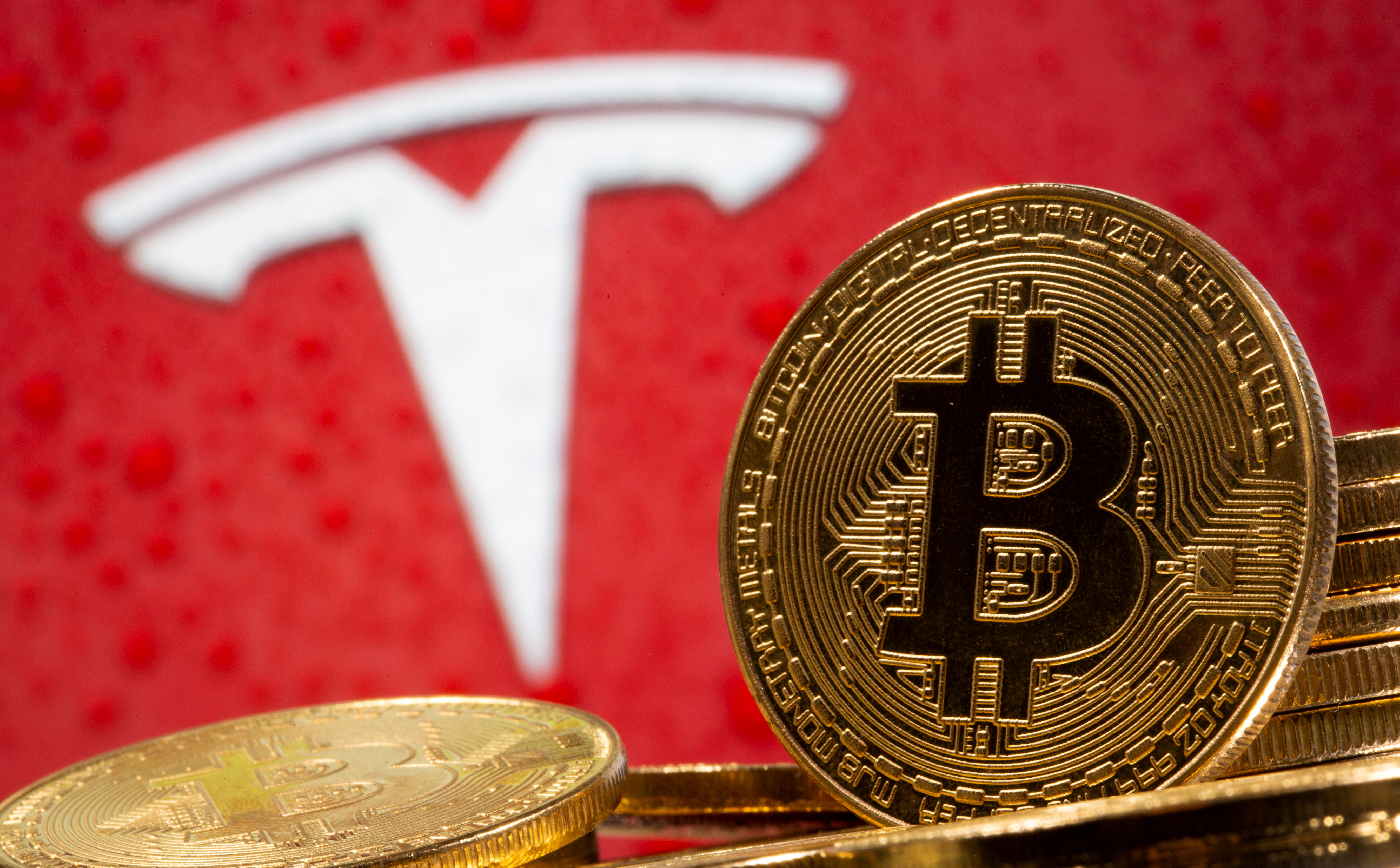 Ayer el bitcoin superó los USD 47.000 por unidad luego de que Tesla anunciara que invertirá USD 1.500 millones en la criptomoneda (REUTERS/Dado Ruvic/Illustration/File Photo/File Photo)
