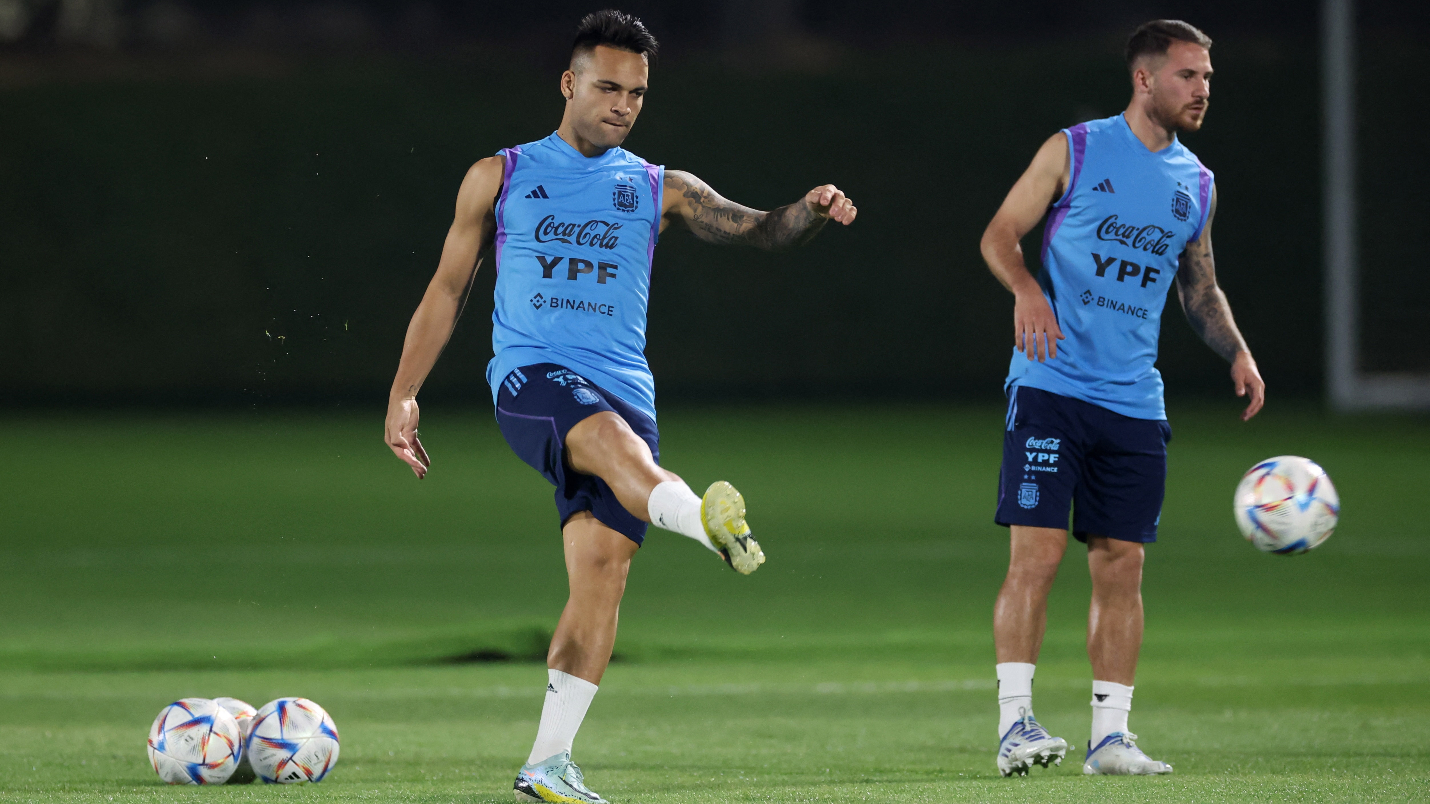 Lautaro Martínez practiced without problems and is expected to start on Tuesday, November 22, against Saudi Arabia in the debut of the World Cup (REUTERS / Carl Recine)