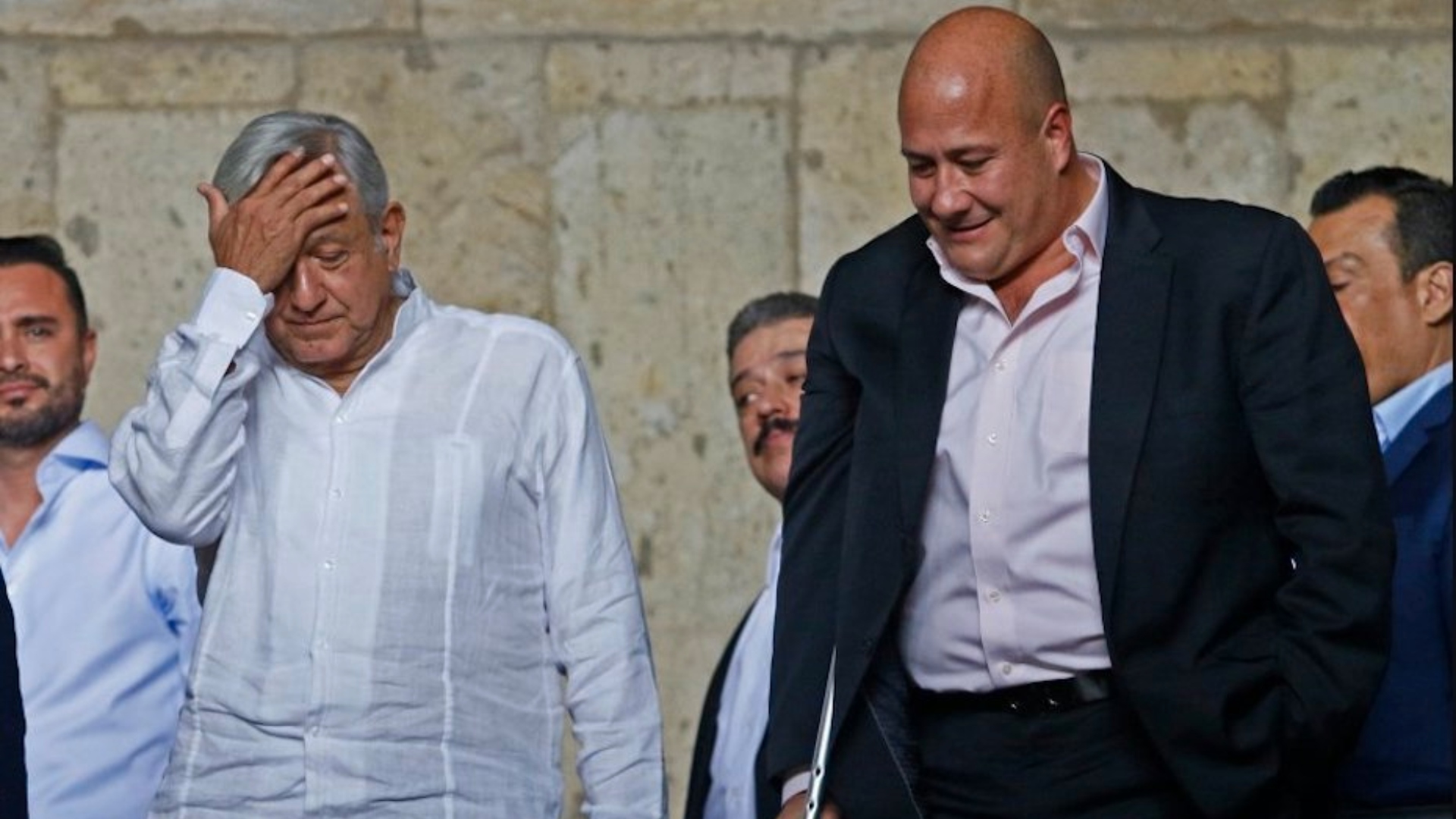 López Obrador, durante la conferencia matutina de este viernes realizada en Tabasco, reconoció tener diferencias políticas e ideológicas con el gobernador de Jalisco, pero aseguró que actúa con responsabilidad (Foto: Cuartoscuro)
