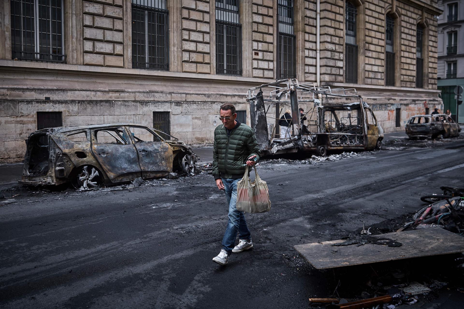 Protestas en Francia: París prolongó el toque de queda en dos zonas hasta el lunes 26 de octubre
