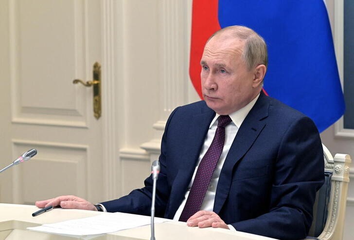 El presidente ruso, Vladimir Putin, inicia los lanzamientos de entrenamiento de misiles balísticos como parte del ejercicio de la fuerza de disuasión estratégica, en Moscú, Rusia, el 19 de febrero de 2022. Sputnik/Aleksey Nikolskyi/Kremlin vía REUTERS