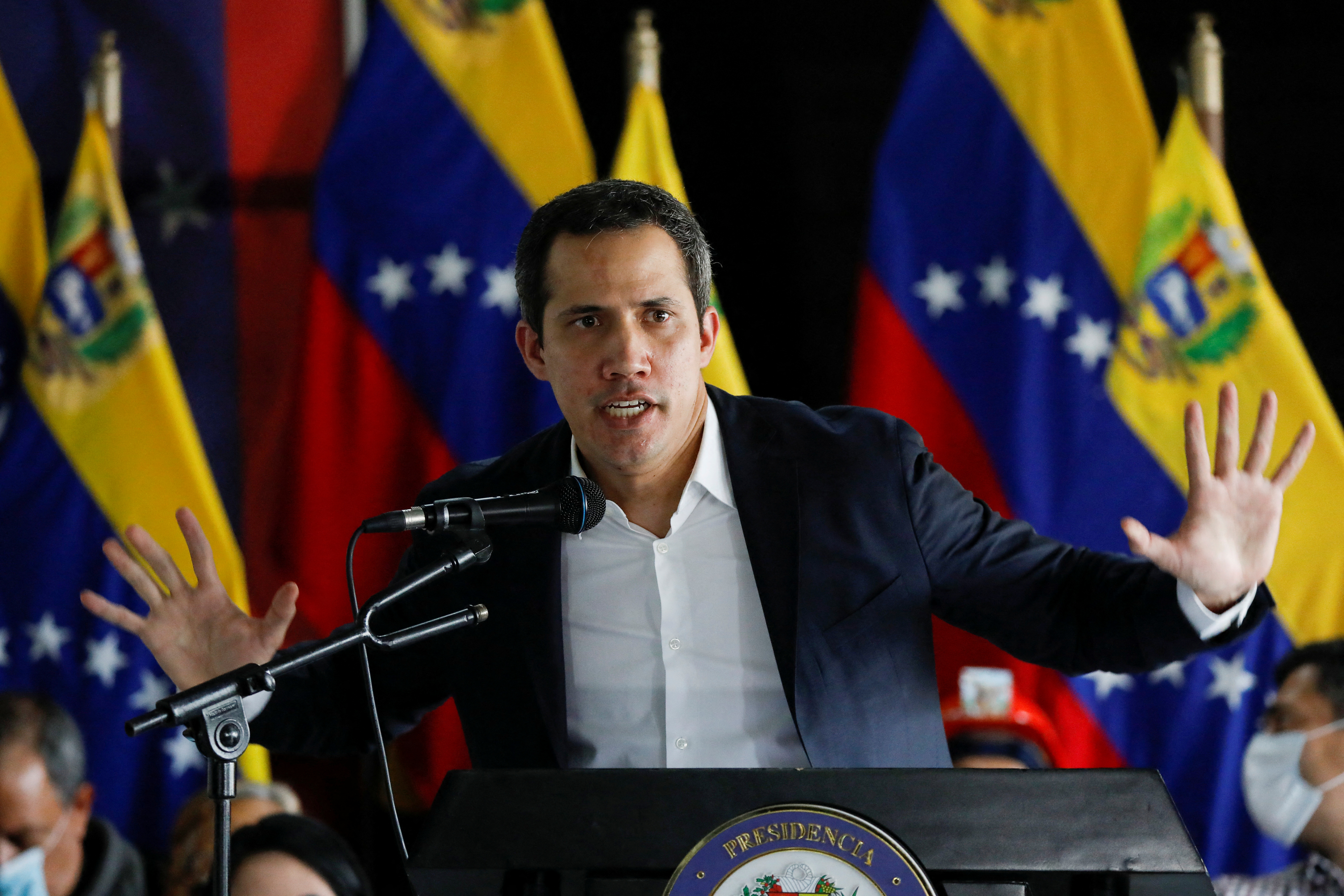 Guaidó confirmó que sostuvo “reuniones informales” con miembros del gobierno de Gustavo Petro