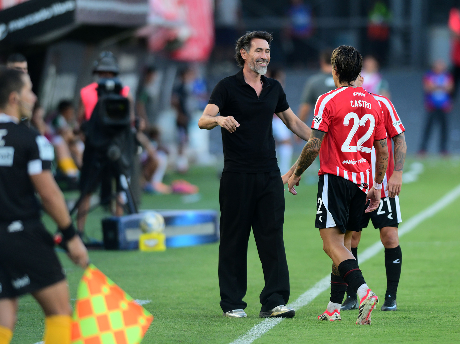 Estudiantes de La Plata cerró la llegada de su nuevo entrenador tras la sorpresiva salida de Eduardo Domínguez
