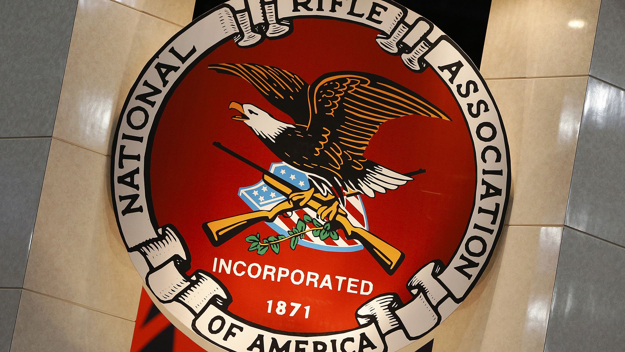 Logo de la NRA (Aaron M. Sprecher/Bloomberg)