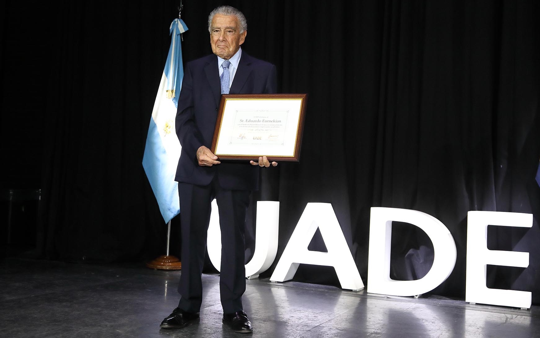25 fotos de la ceremonia en la que Eduardo Eurnekian recibió el doctorado honoris causa de la UADE