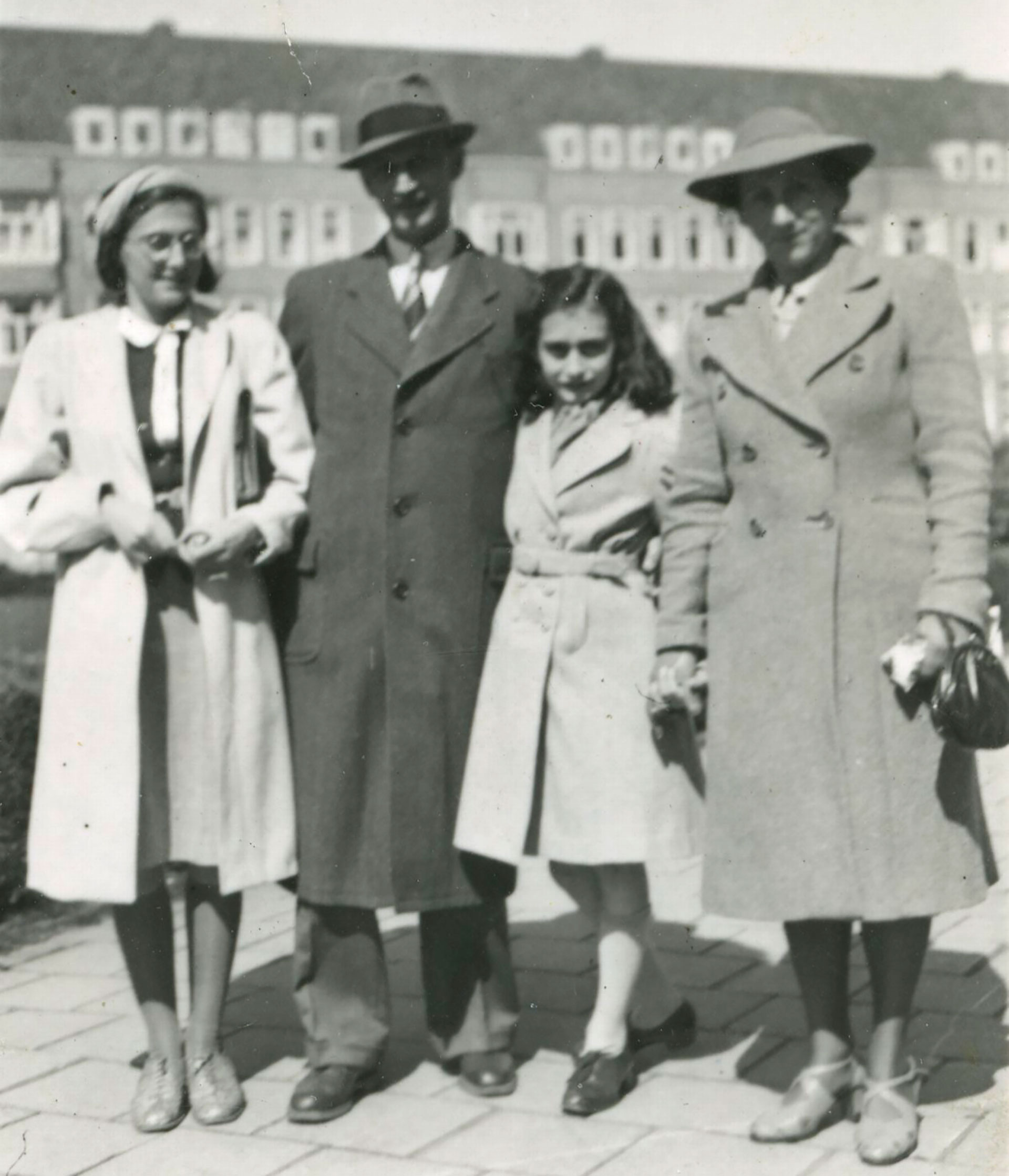La familia Frank: Otto, Edit y sus hijas Margot y Ana. Fueron capturados el 4 de agosto de 1944 y enviados todos a Auschwitz. Solo el padre sobrevivió al espanto y se encargó de que el mundo conociera la historia de su hija (Anne Frank House)