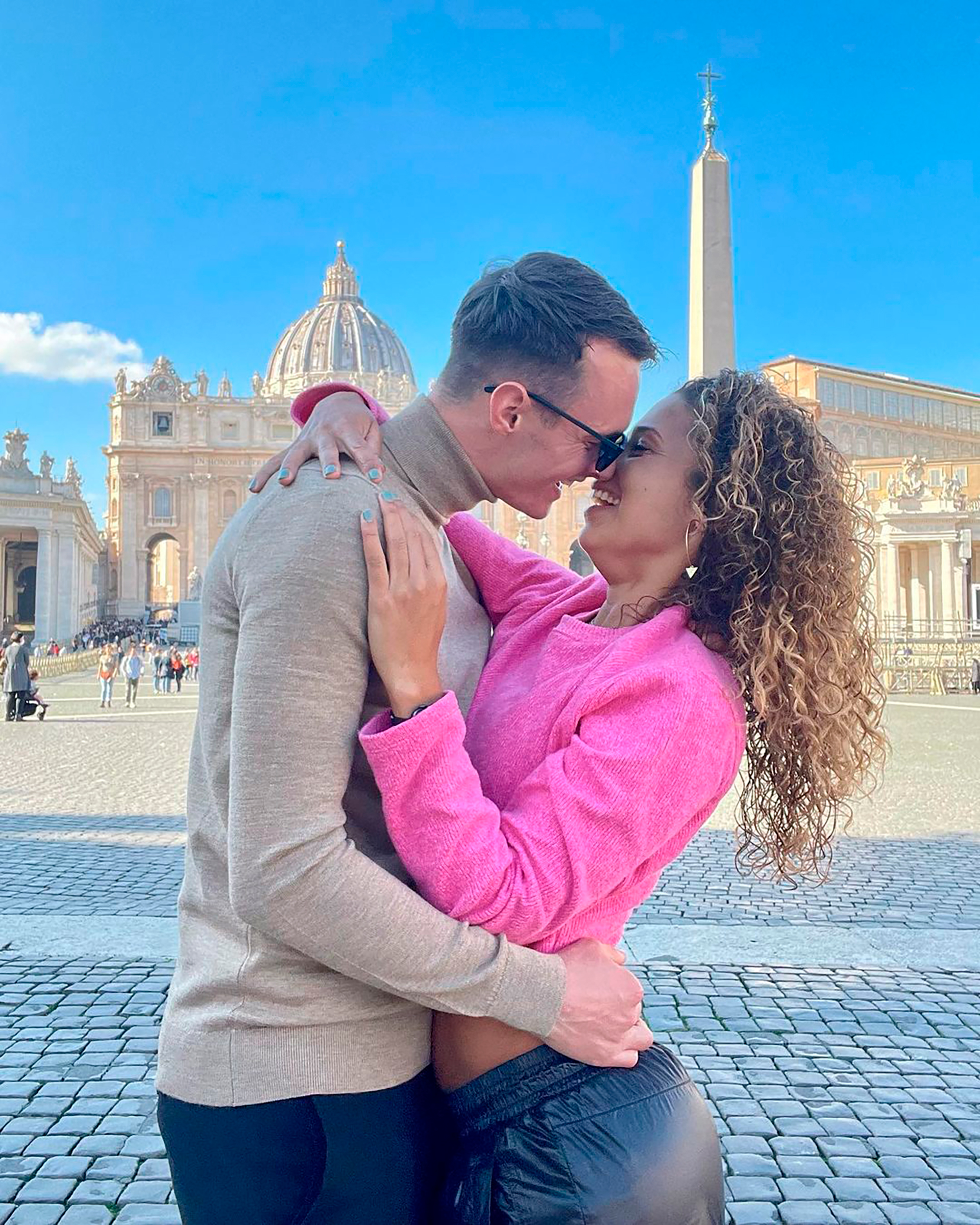 Jeff Hardeveld y Shcona Shukrula celebraron el Año Nuevo en la capital italiana (Instagram/Shona Shukrula)