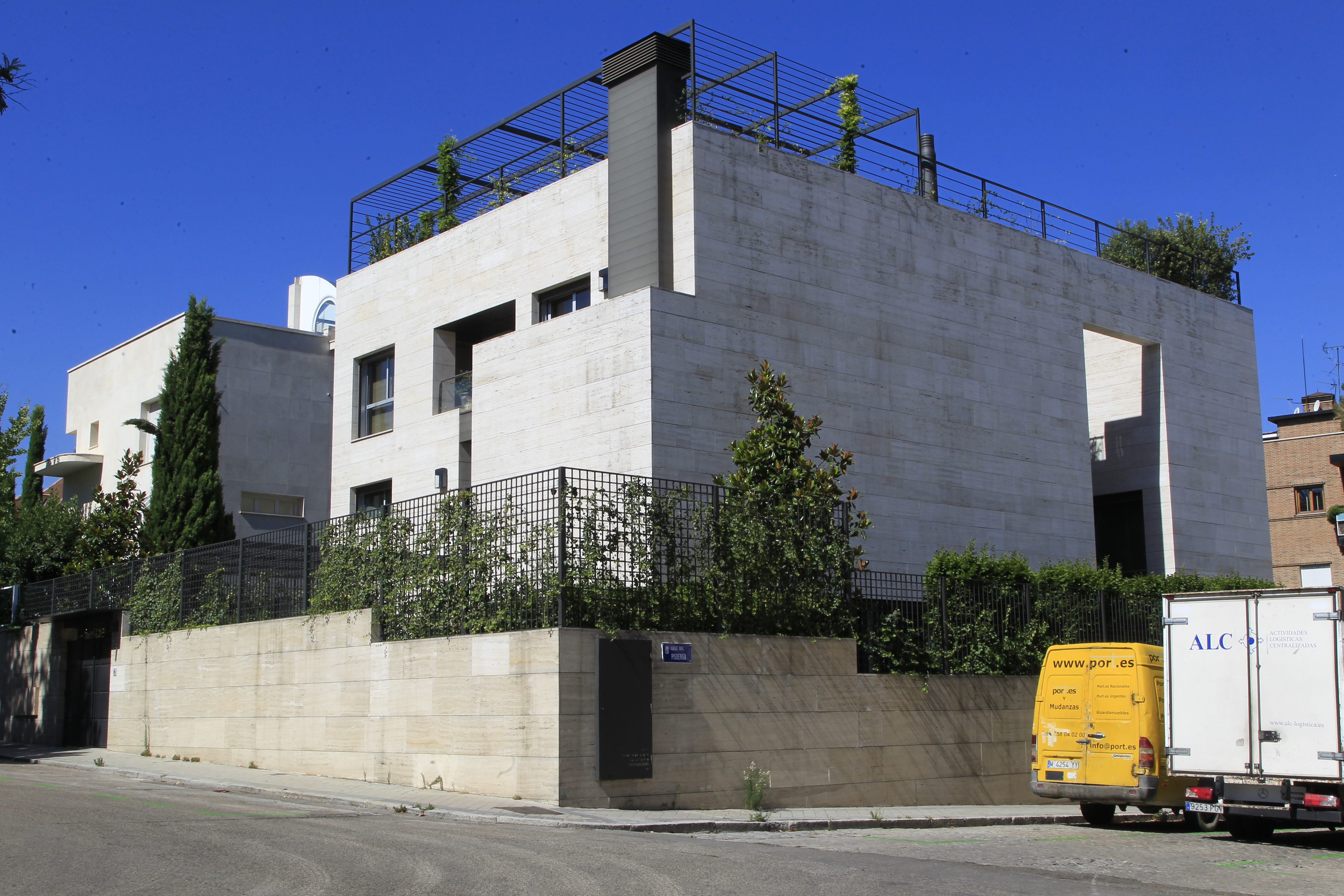 Xabi Alonso ya está en Madrid: así es su exclusiva casa en el barrio de El Viso - Infobae