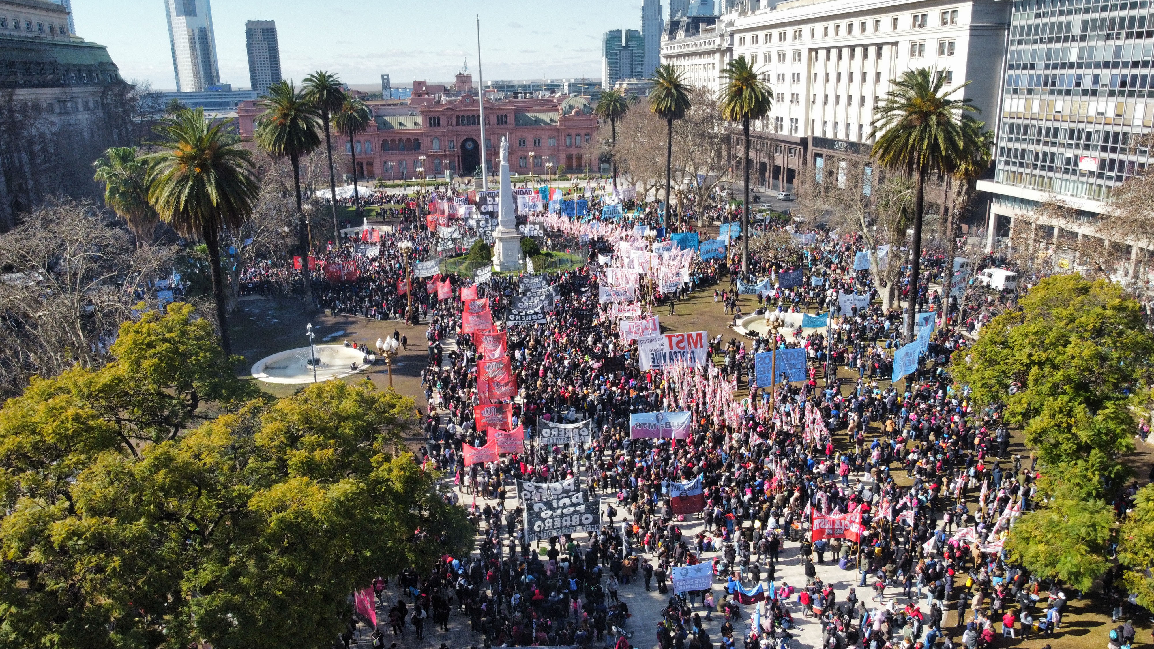 La Unidad Piquetera decidió quedarse en Plaza de Mayo en señal de protesta (Franco Fafasuli)