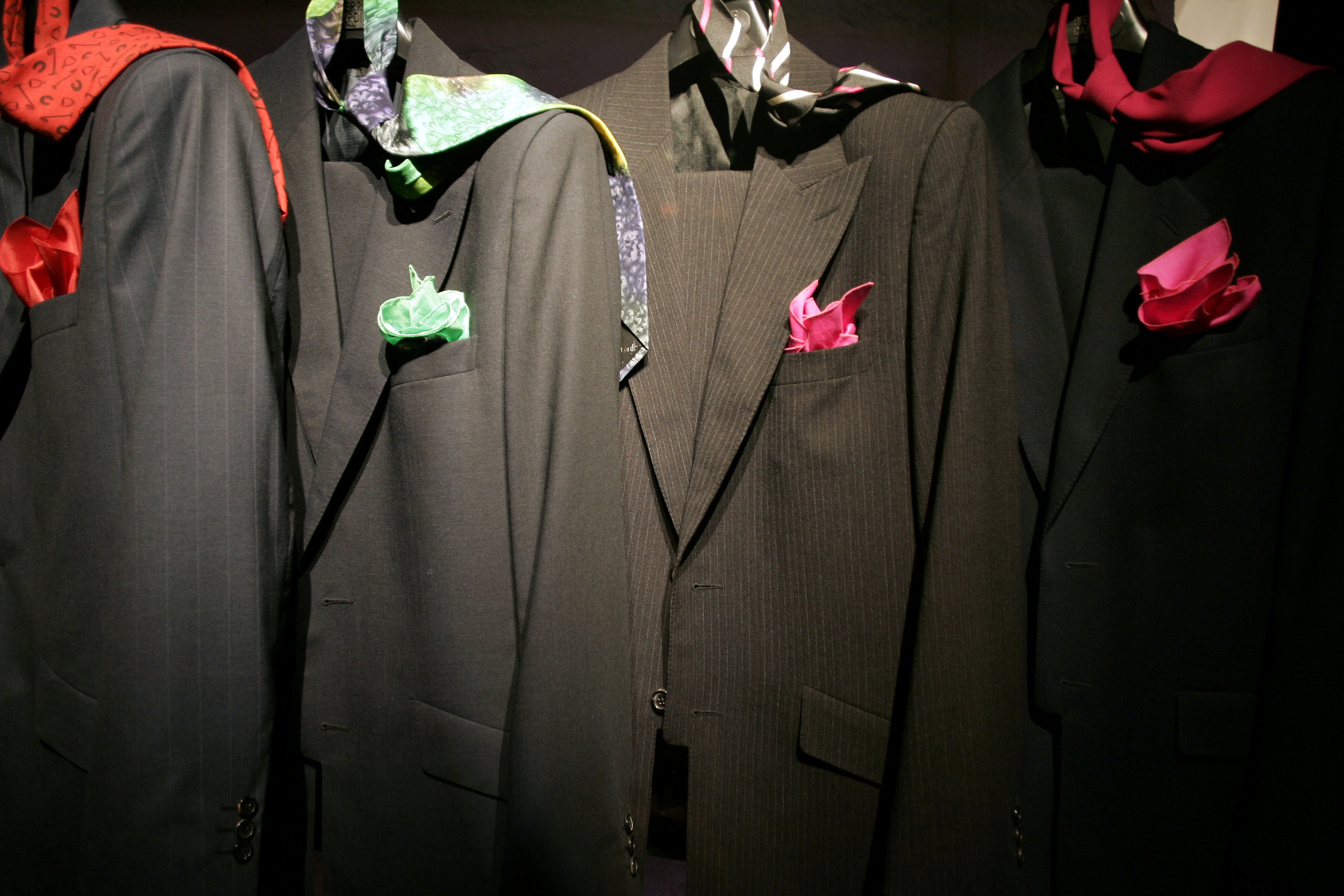 En 1960 Cardin lanza su primera colección masculina llamada