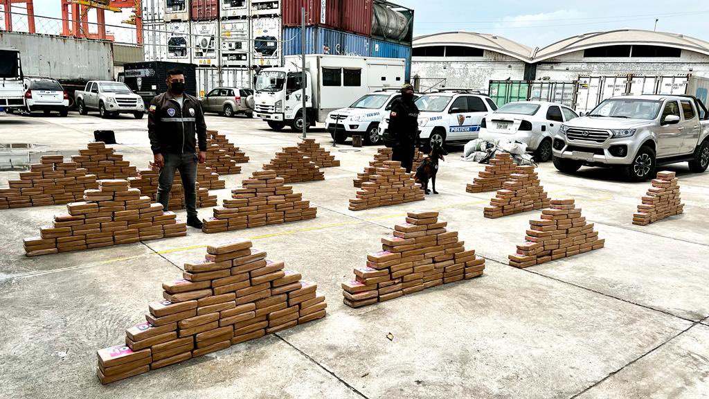 Crimen organizado en Ecuador: en al menos el 10% de los casos hay un policía involucrado