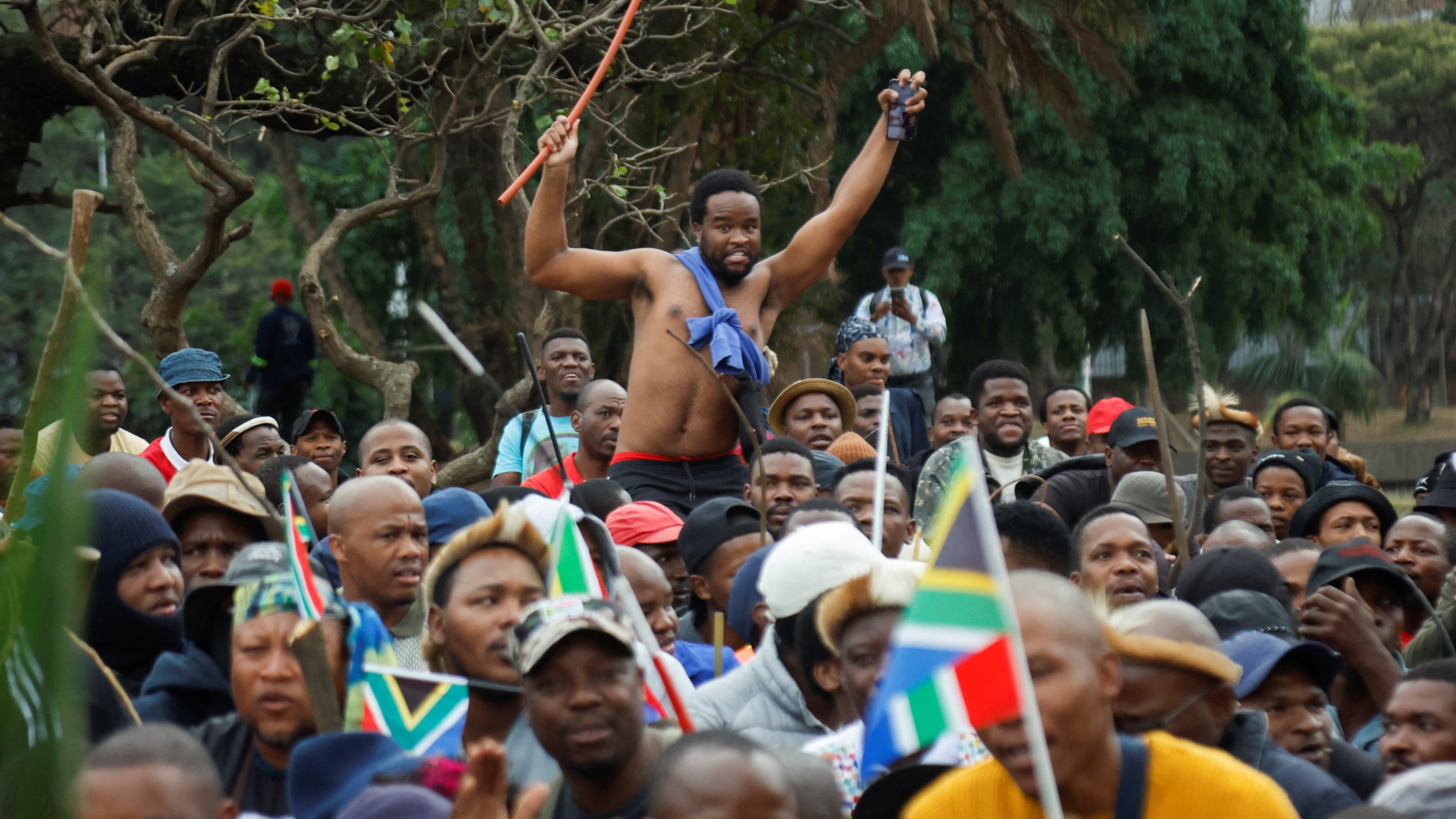Sud&aacute;frica: violencia xen&oacute;foba y saqueos generalizados al vencer el plazo l&iacute;mite anti inmigrante