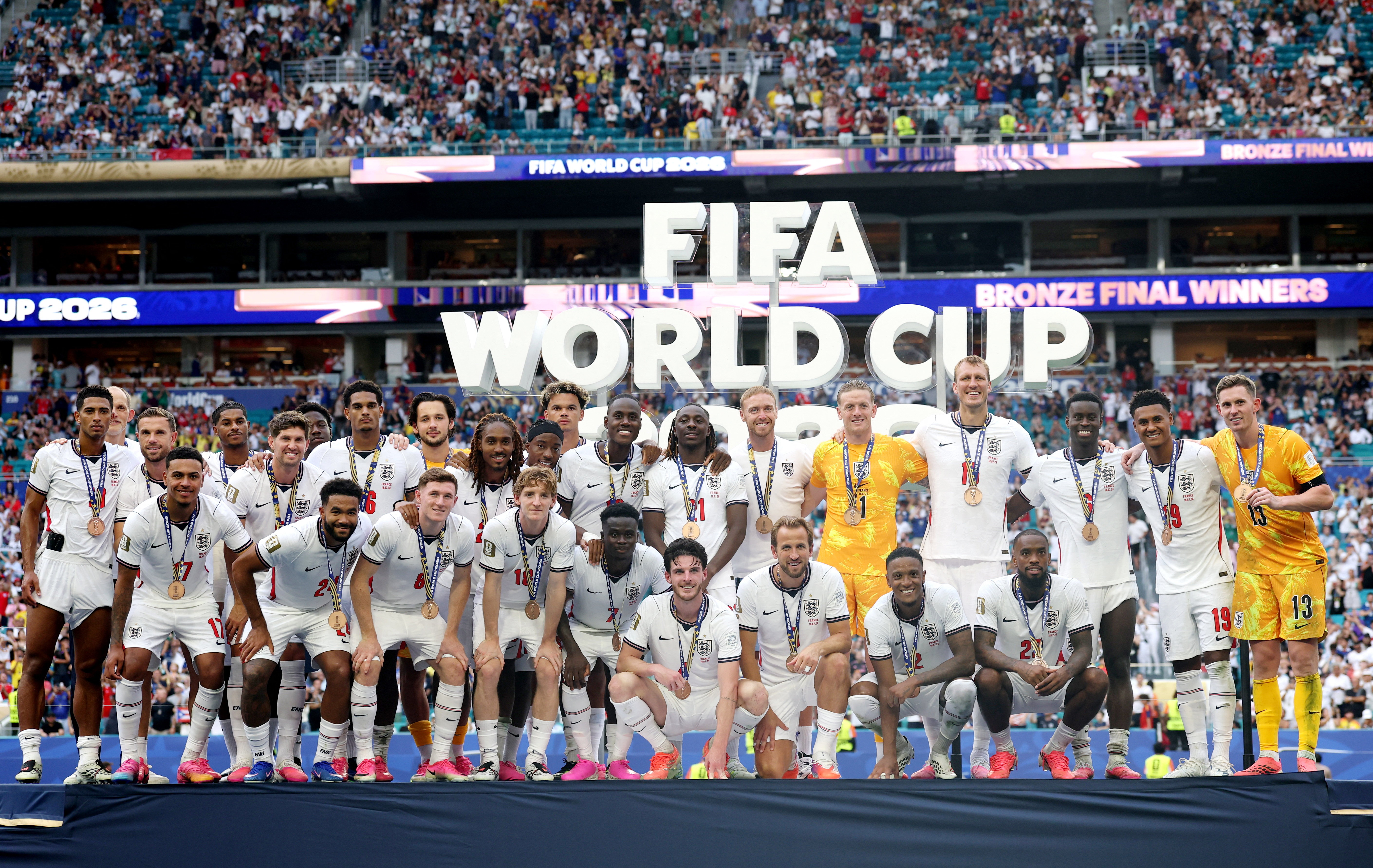 En uno de los partidos con m&aacute;s goles en la historia de los Mundiales, Inglaterra venci&oacute; 6-4 a Francia y se qued&oacute; con el tercer puesto