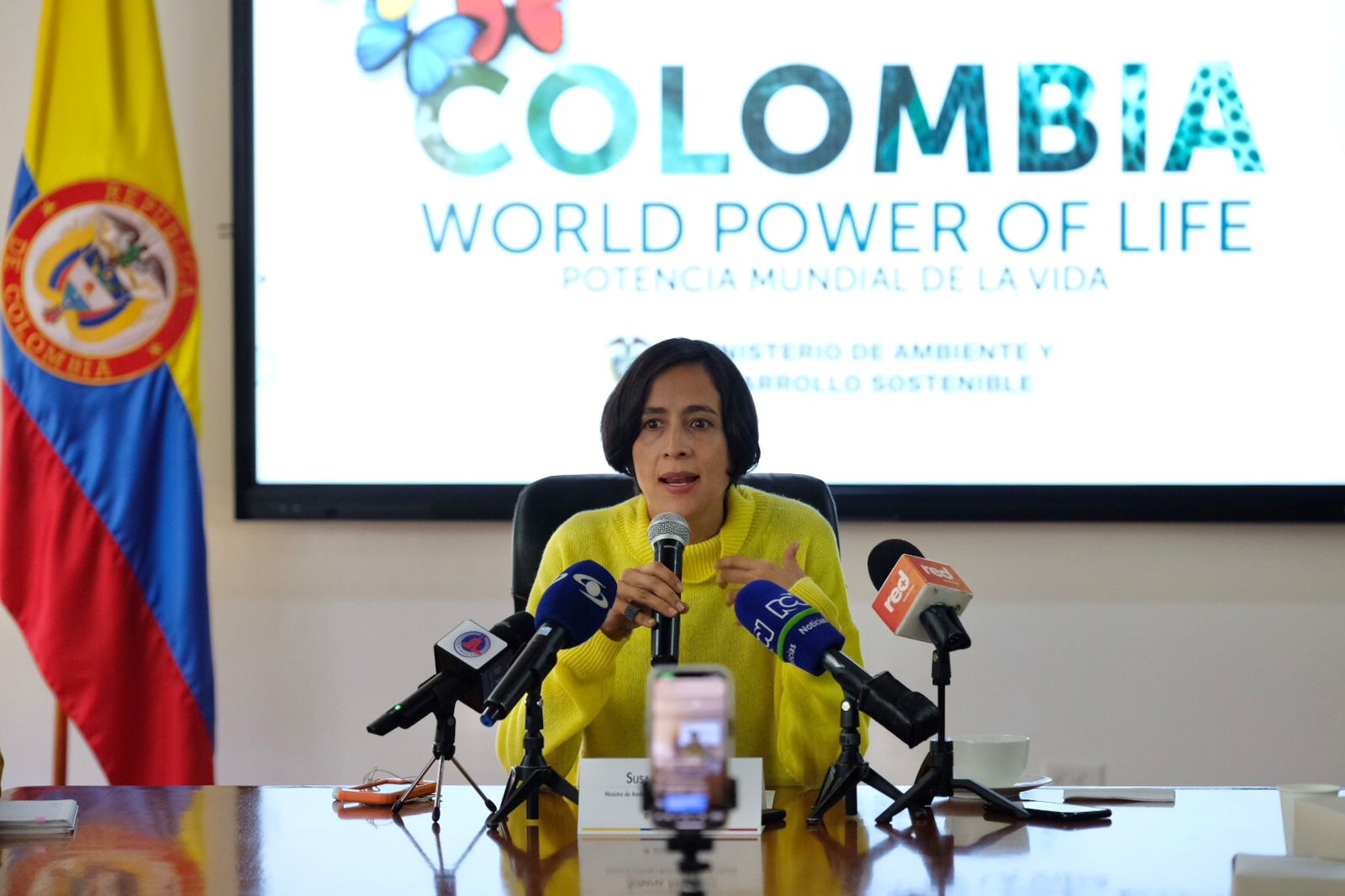 La ministra de medio ambiente y desarrollo sostenible, Susana Muhamad, en rueda de presa, detalló en qué consisten uno a uno los objetivos de Colombia durante la COP27 en Egipto.