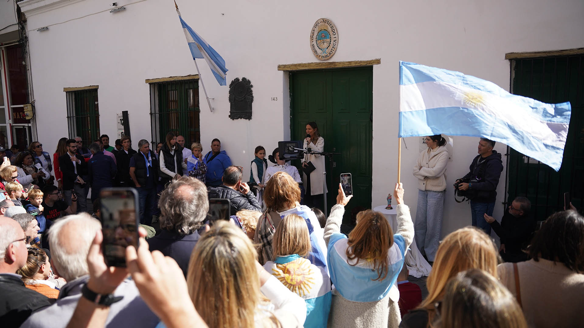 Bullrich pidió que las personas que fueran al acto de presentación del Nuevo acuerdo para la concordia llevaran banderas argentinas