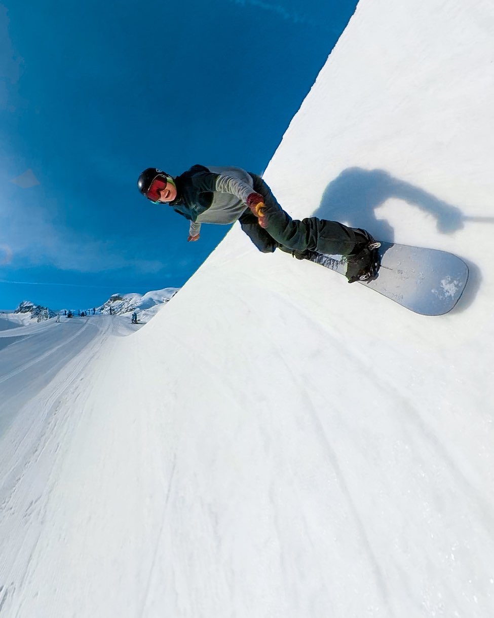 Jenise Spiteri snowboarding in a halfpipe. Photo Credit: Jenise Spiteri