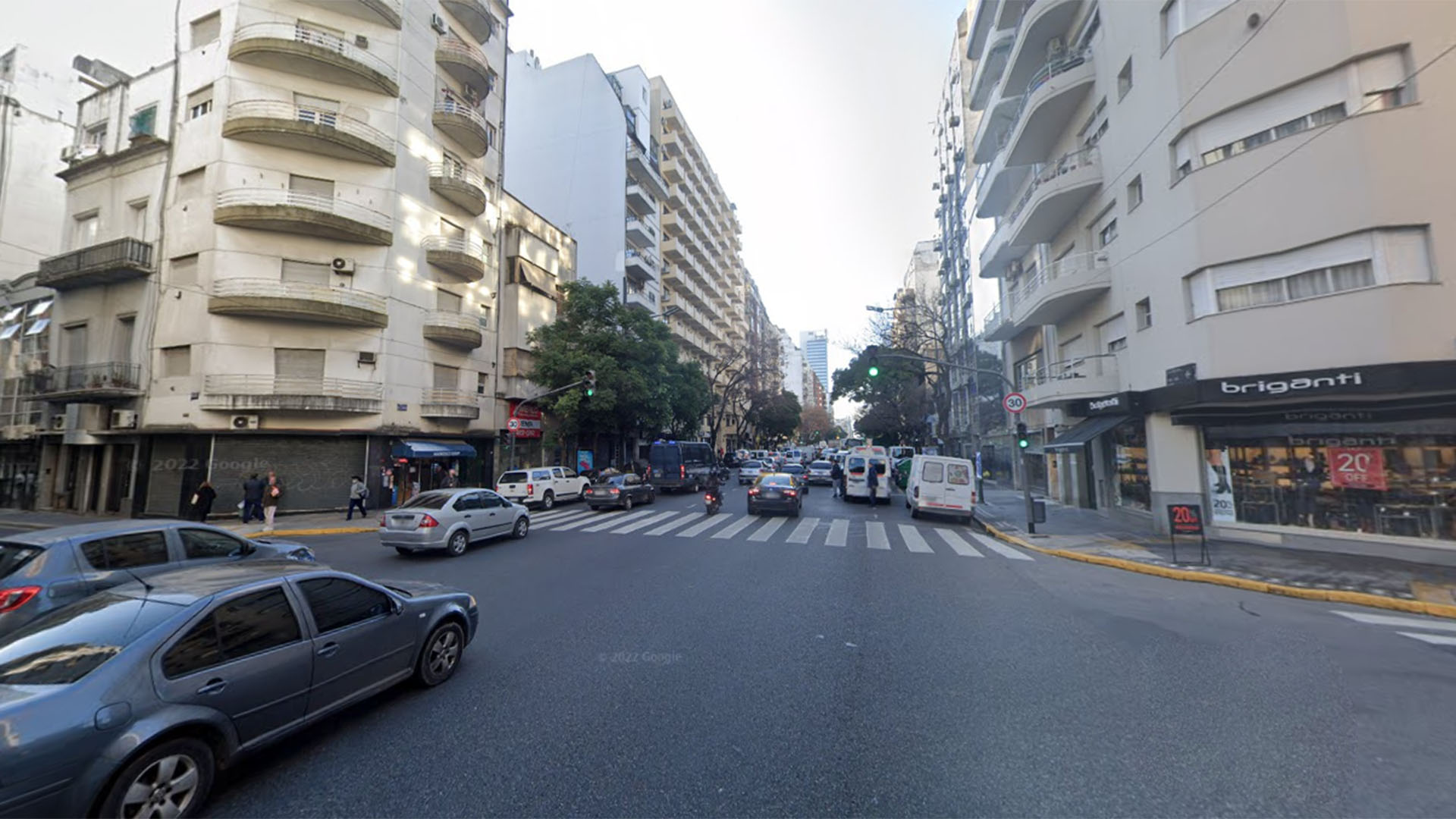 En Monserrat, por ejemplo sobre la Avenida Belgrano, hay viviendas de 3 ambientes por menos de USD 1.600 por m2
