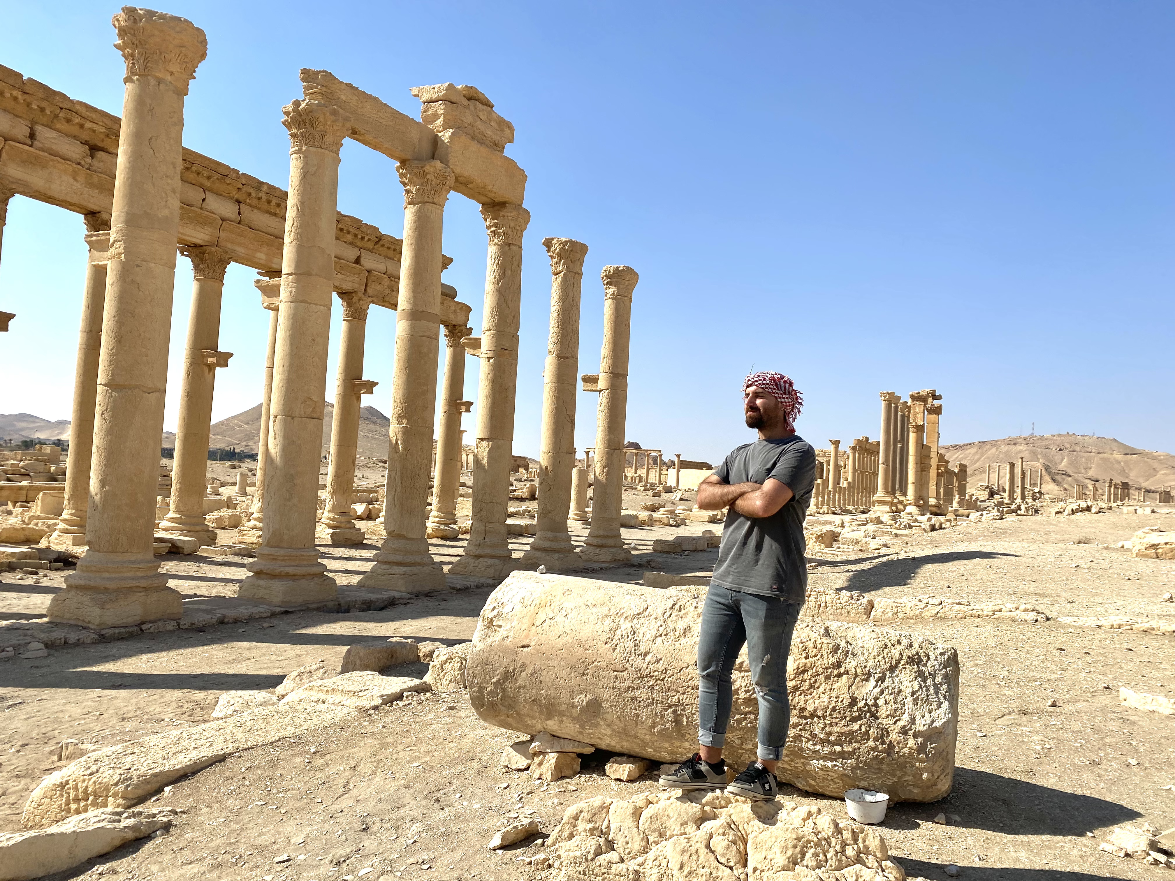 En Palmira, la antigua ciudad ubicada en el desierto de Siria, una experiencia que fue muy movilizante para Ramiro (Instagram @ramacristofaro)
