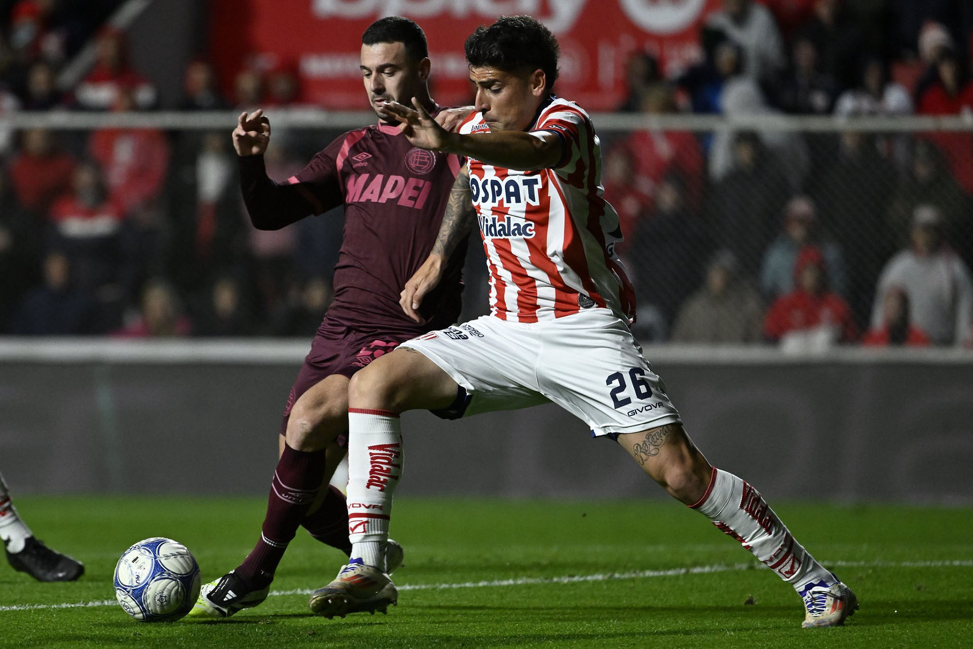 Uni&oacute;n le gan&oacute; 2-1 a Lan&uacute;s en el duelo que complet&oacute; la segunda fecha del Torneo Clausura