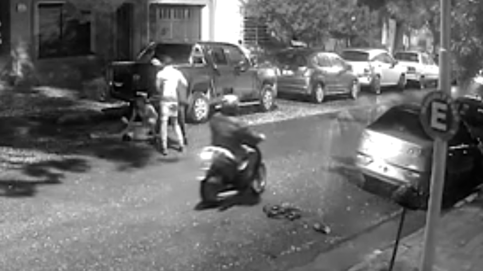 “Lo mataste”: el video del brutal ataque a patadas en Bahía Blanca a un joven que estaba inconsciente