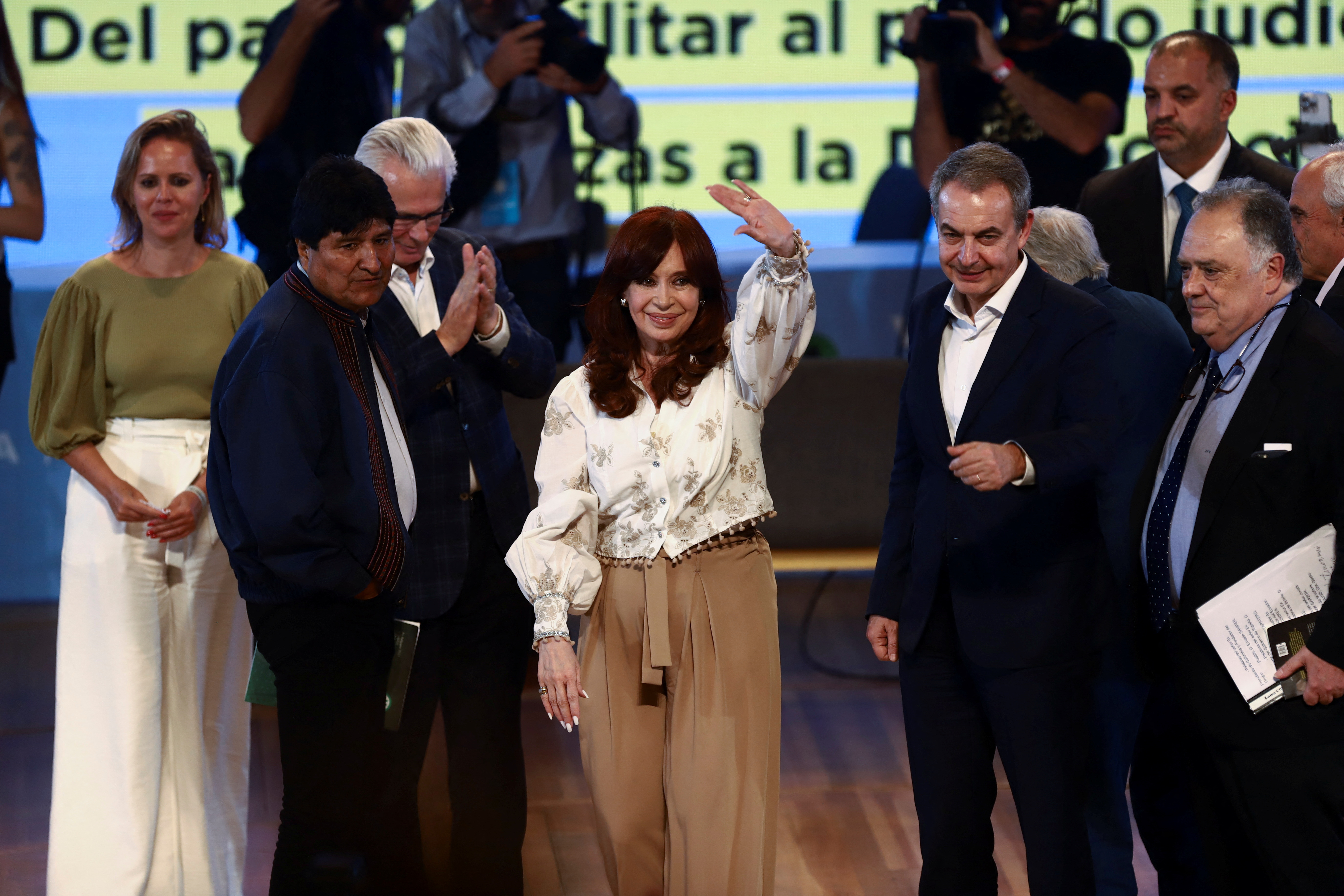 Cristina Kirchner abrió un nuevo capítulo del operativo clamor y su núcleo duro se ilusiona con una posible candidatura  