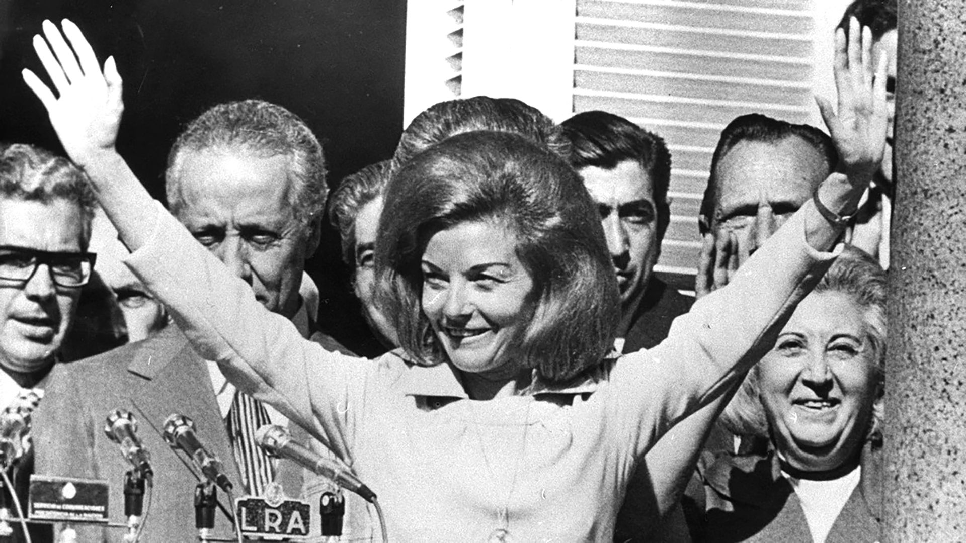 Isabel Perón en el acto del 17 de octubre de 1975, en Plaza de Mayo
