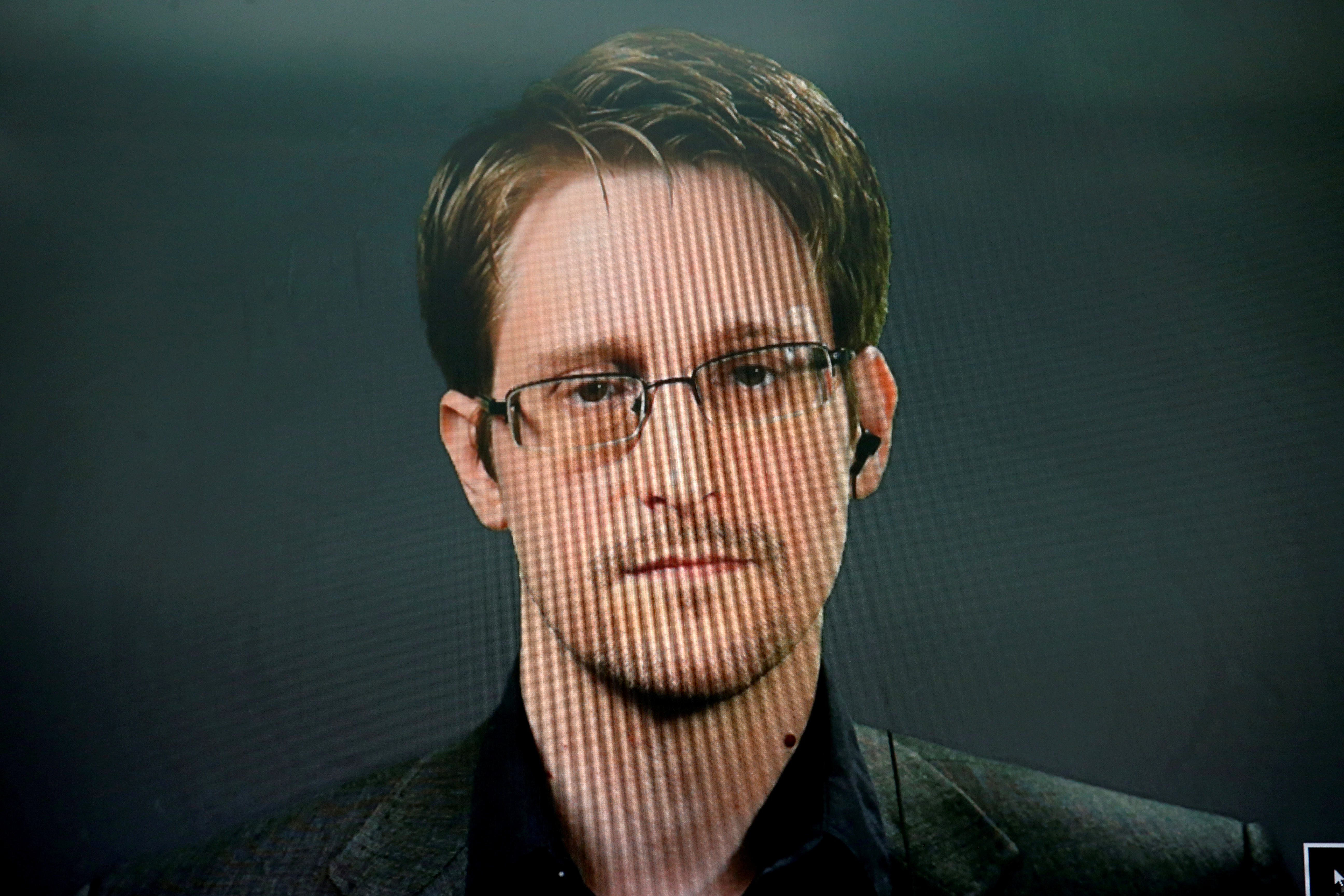 Vladimir Putin le otorgó la ciudadanía rusa a Edward Snowden, el hombre que filtró secretos de seguridad de EEUU
